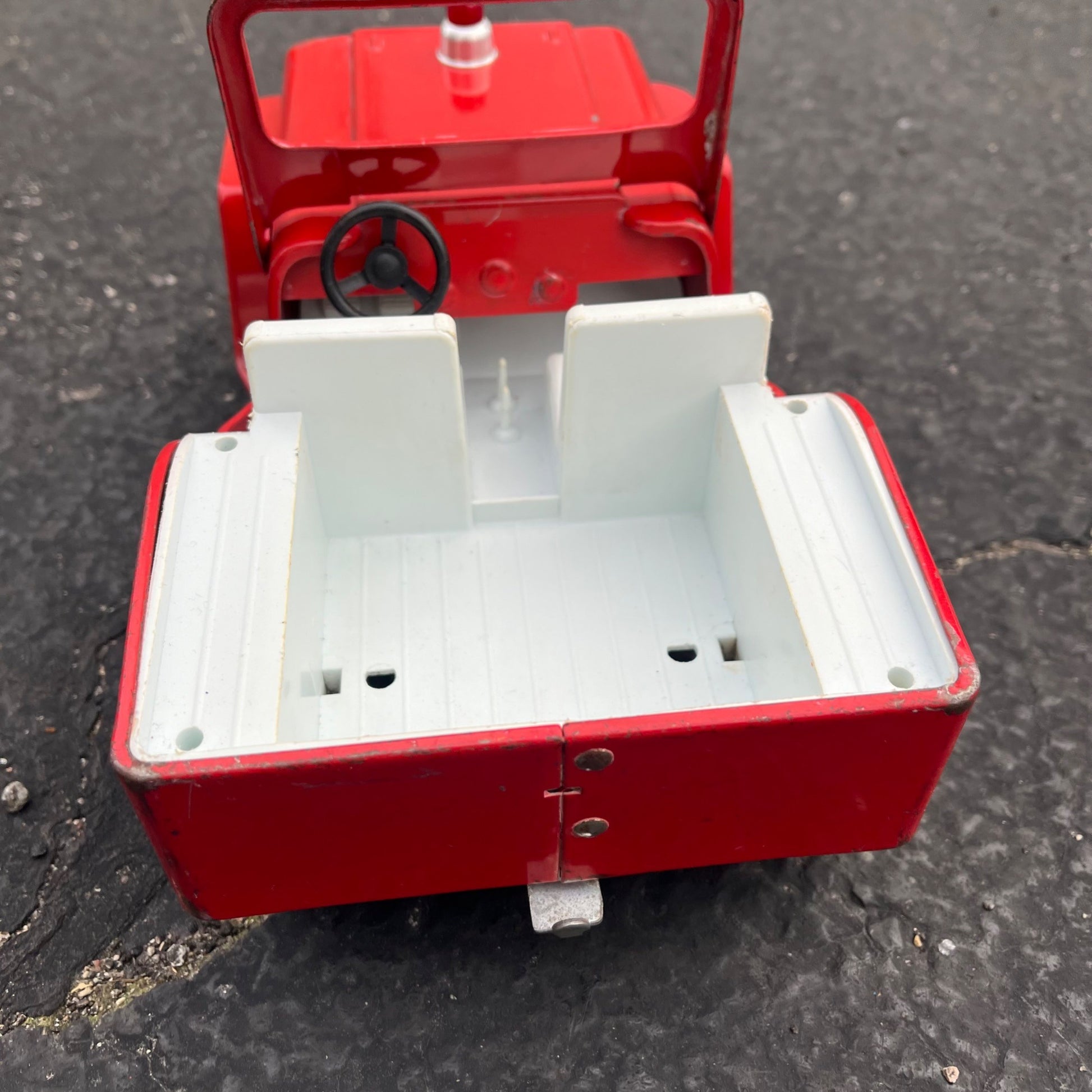 Vintage Tonka Willys Jeep Fire Pumper Red w/Siren Light Pressed Steel Toy