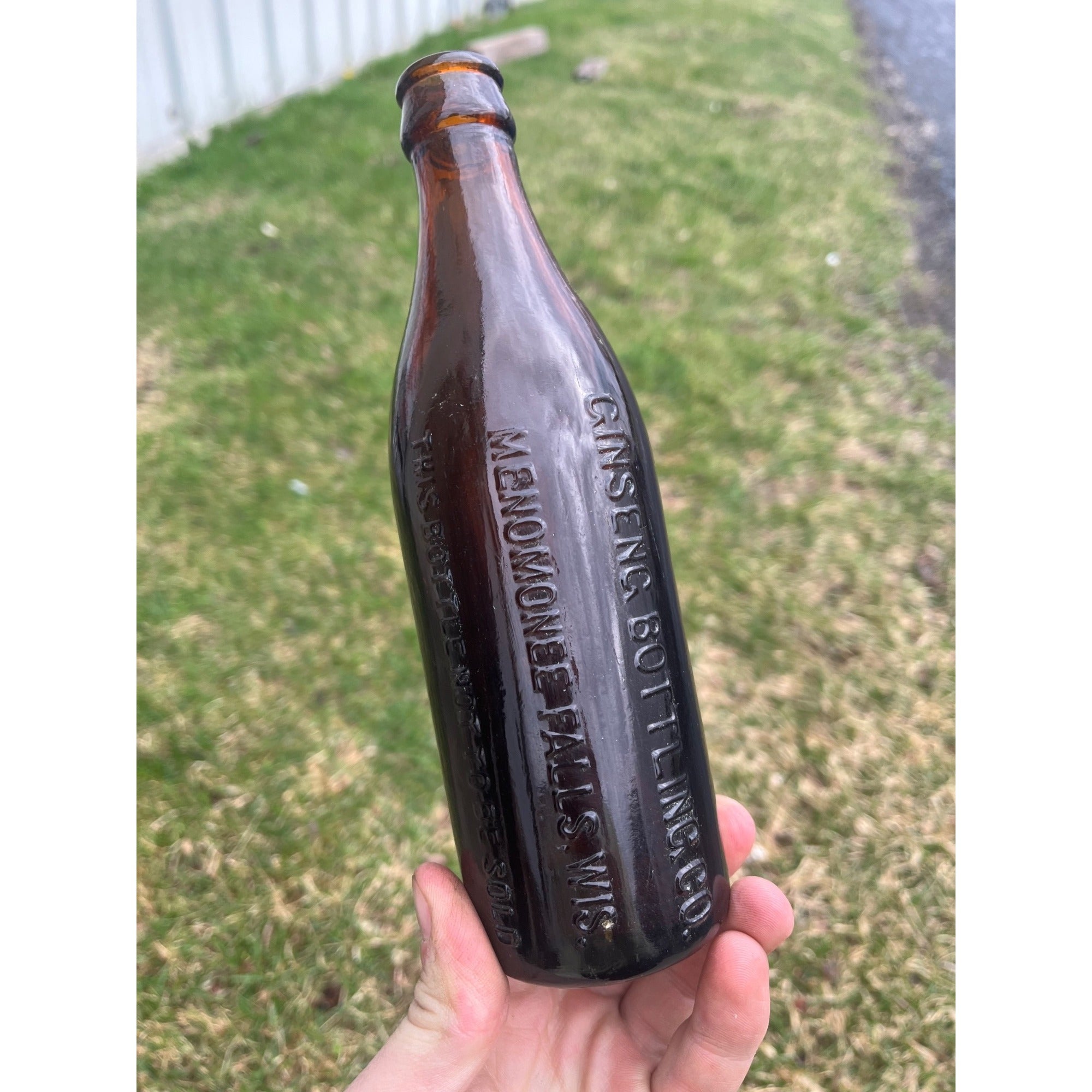 Rare Unique Amber GINSENG BOTTLING Co MENOMONEE FALLS WIS Wisconsin WI Bottle