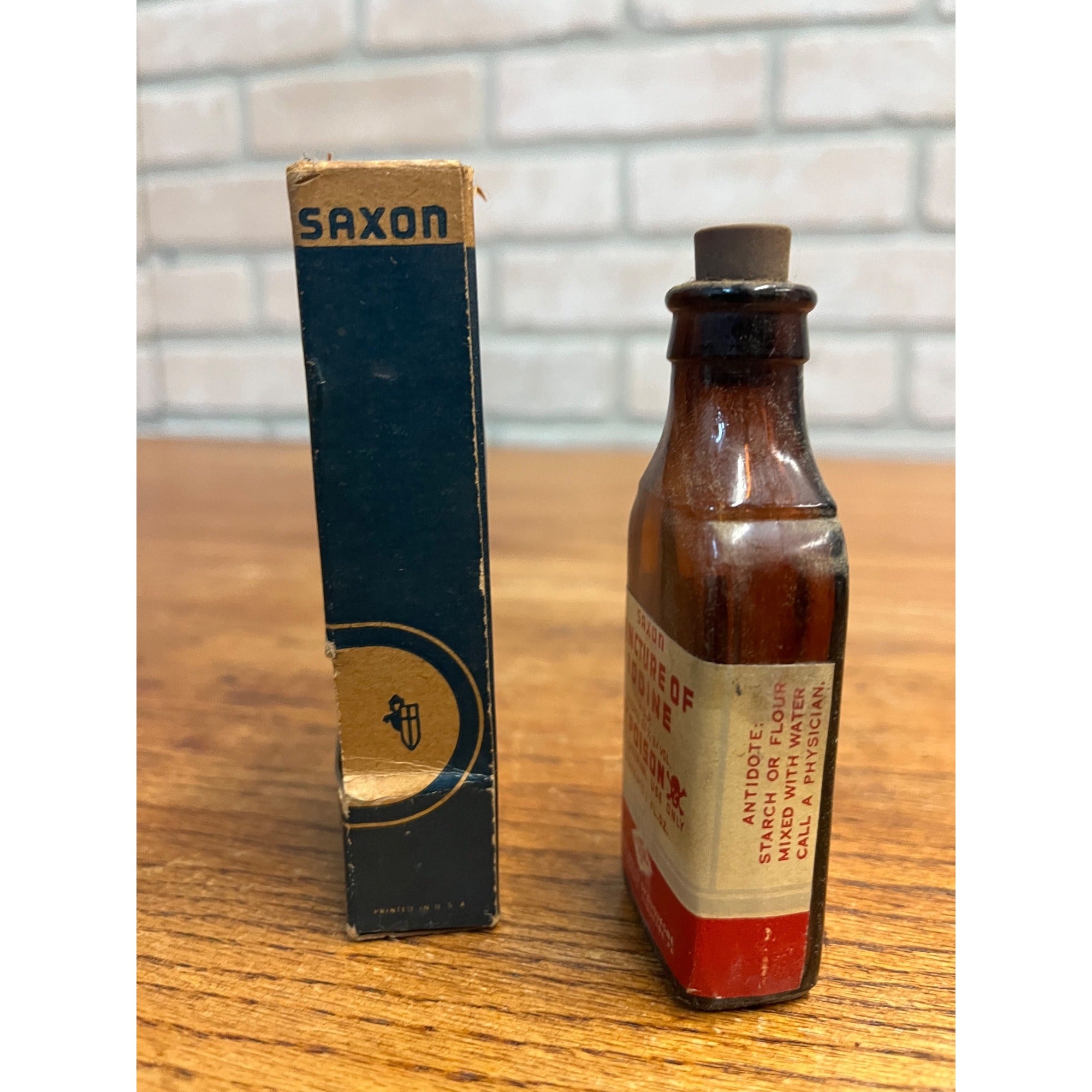 Vintage Saxon Poison Bottle Tincture Of Iodine W Skull & Crossbones
