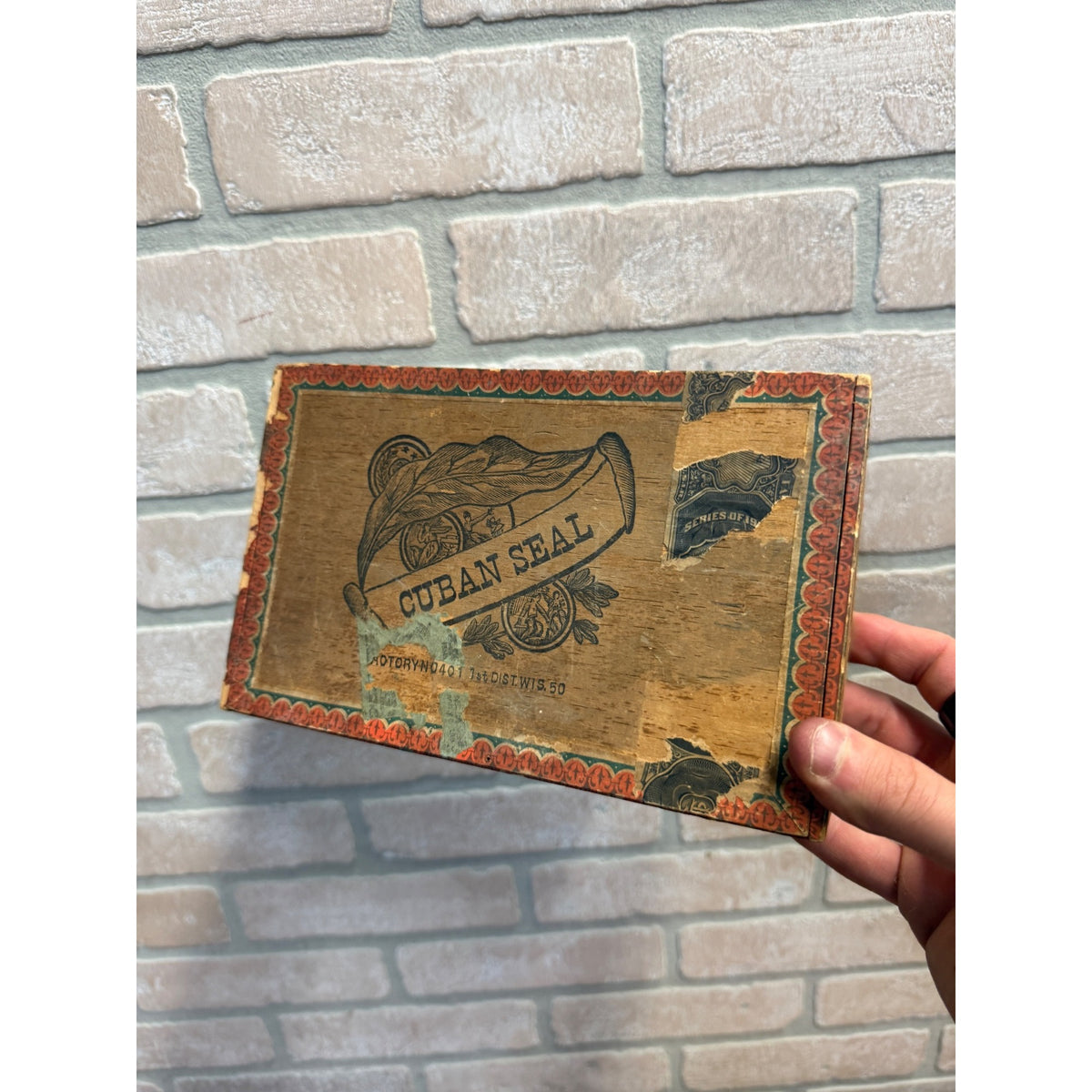 Vintage Cuban Seal Wooden Cigar Box Factory No. 401 1st District Wis. 50 Wisconsin