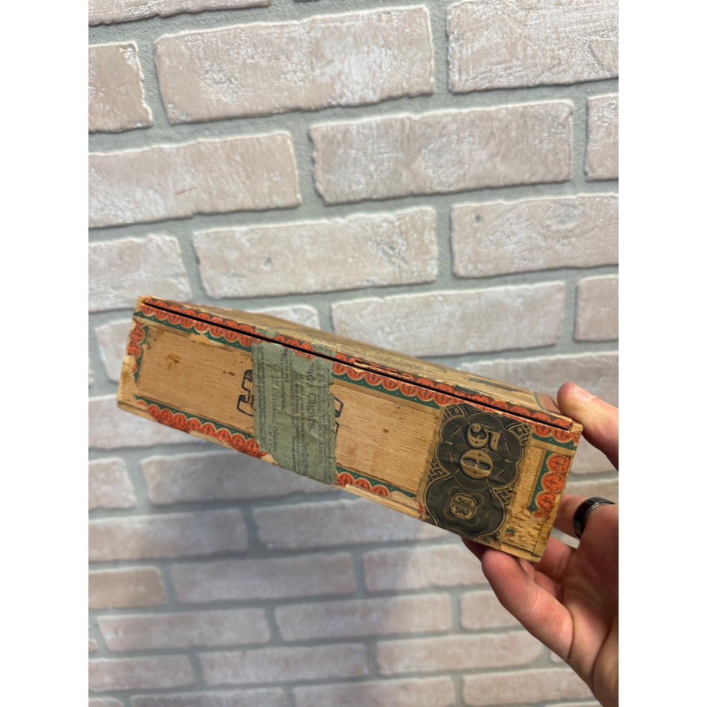 Vintage Cuban Seal Wooden Cigar Box Factory No. 401 1st District Wis. 50 Wisconsin
