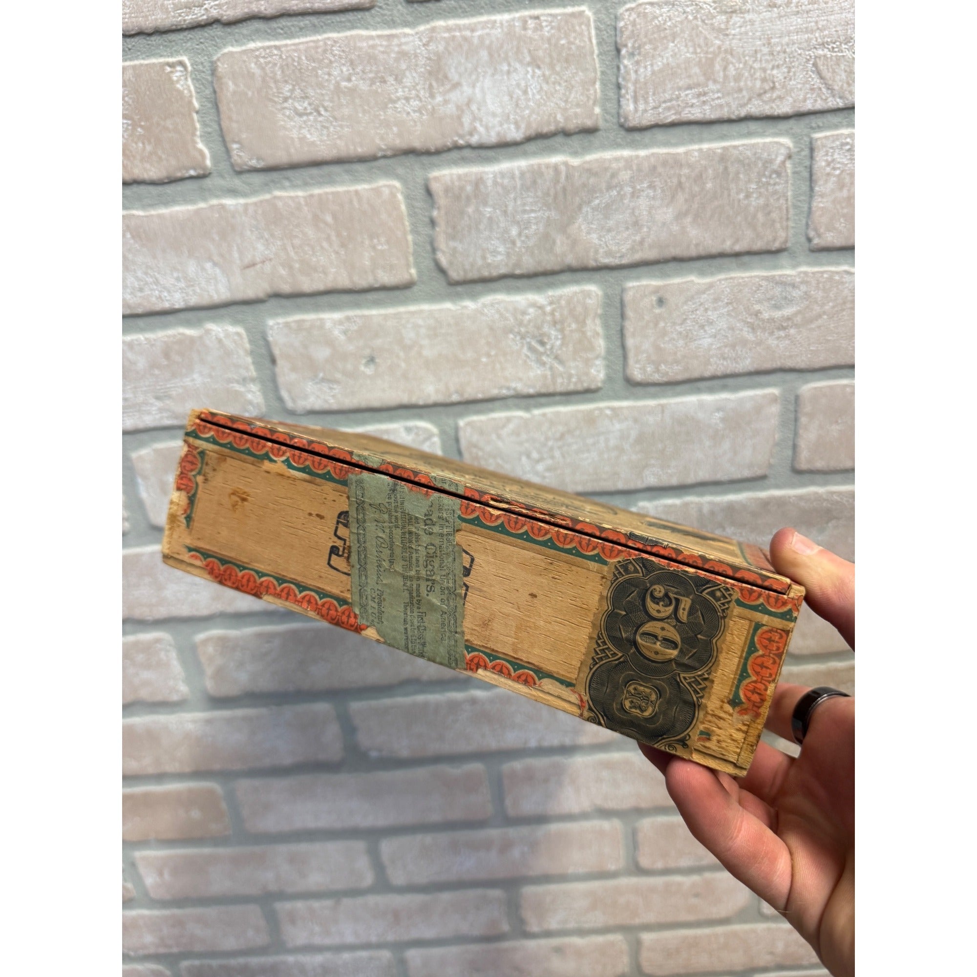 Vintage Cuban Seal Wooden Cigar Box Factory No. 401 1st District Wis. 50 Wisconsin