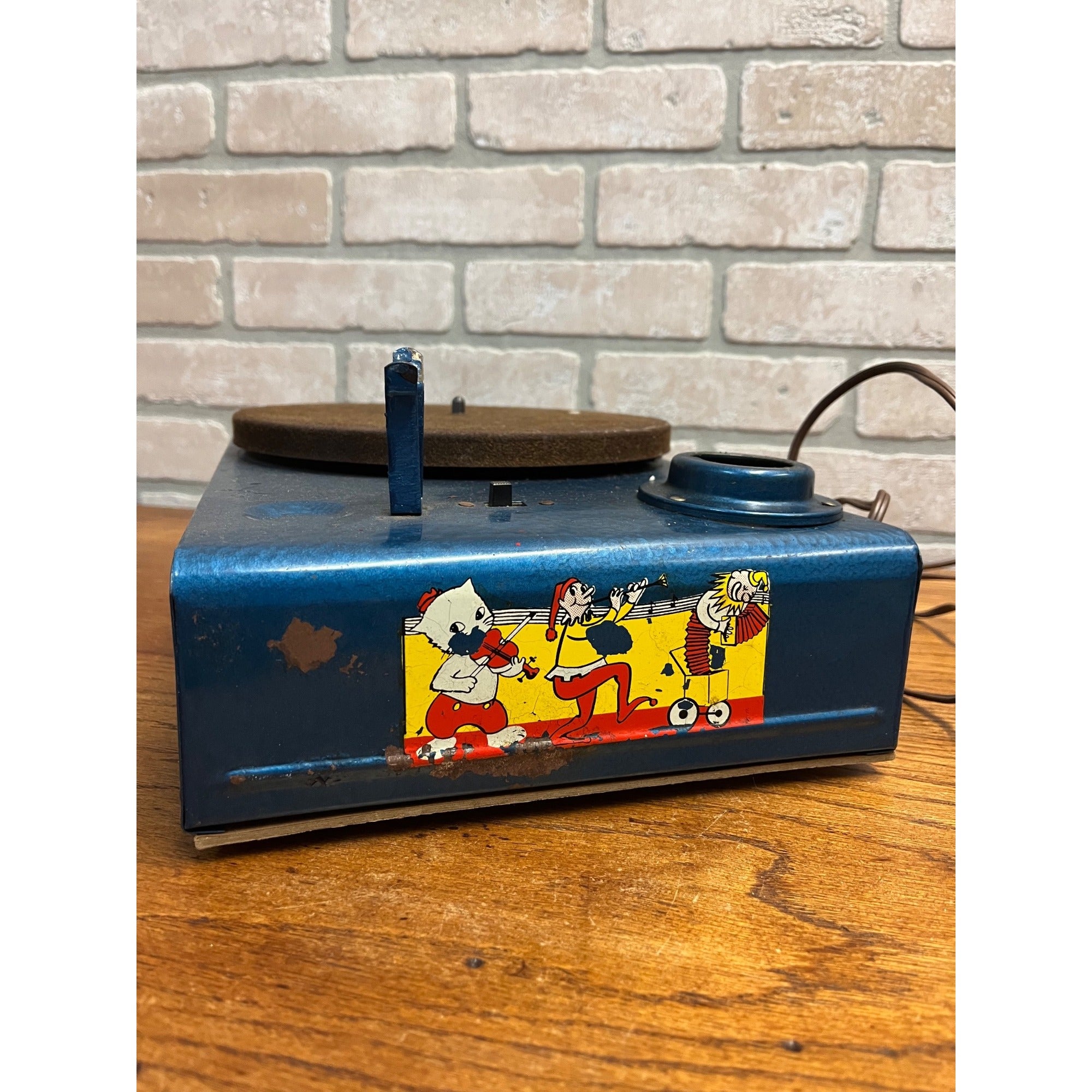 Vintage Carron Mfg. Co. 78 Rpm Child's Electric Acoustical Phonograph - REPAIR