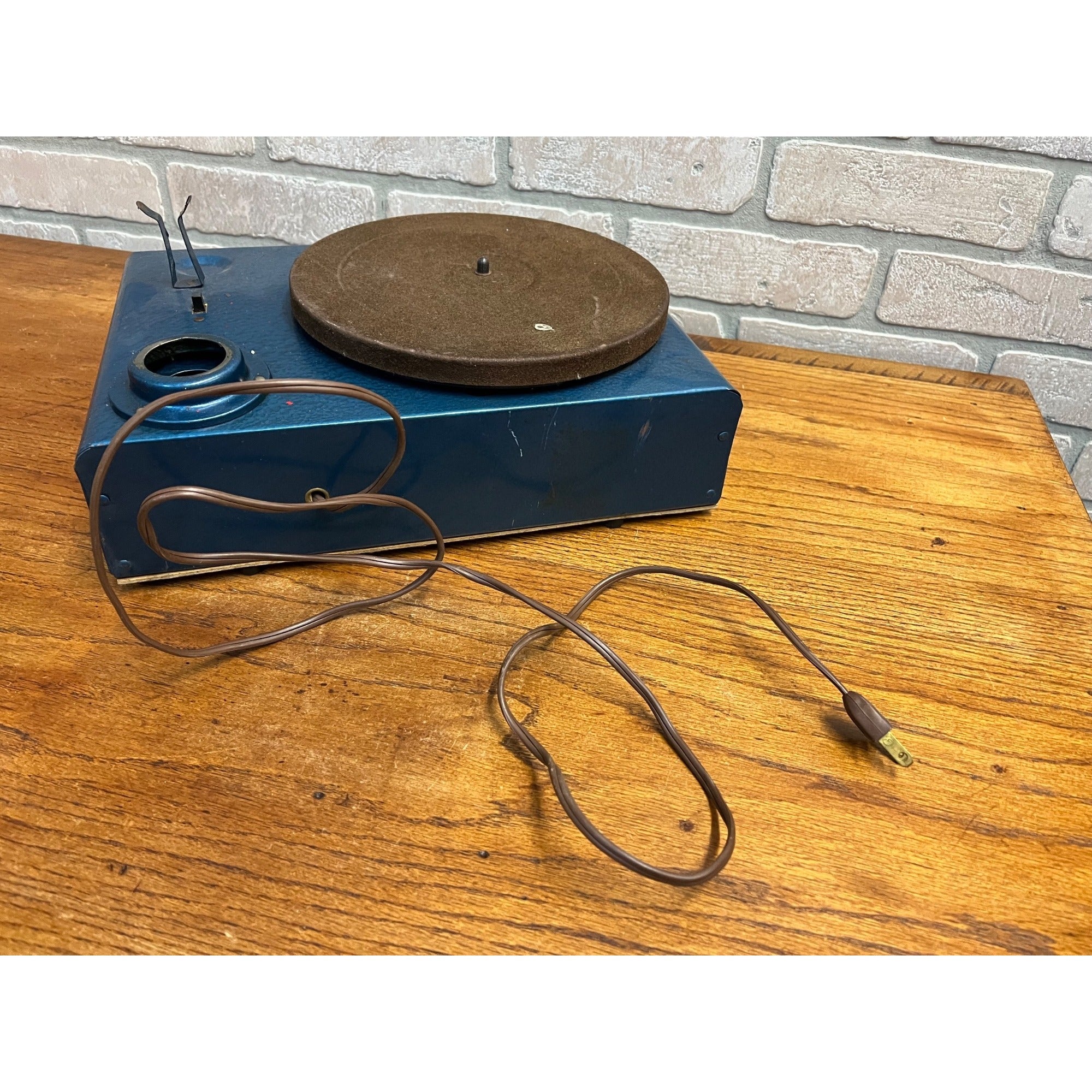 Vintage Carron Mfg. Co. 78 Rpm Child's Electric Acoustical Phonograph - REPAIR
