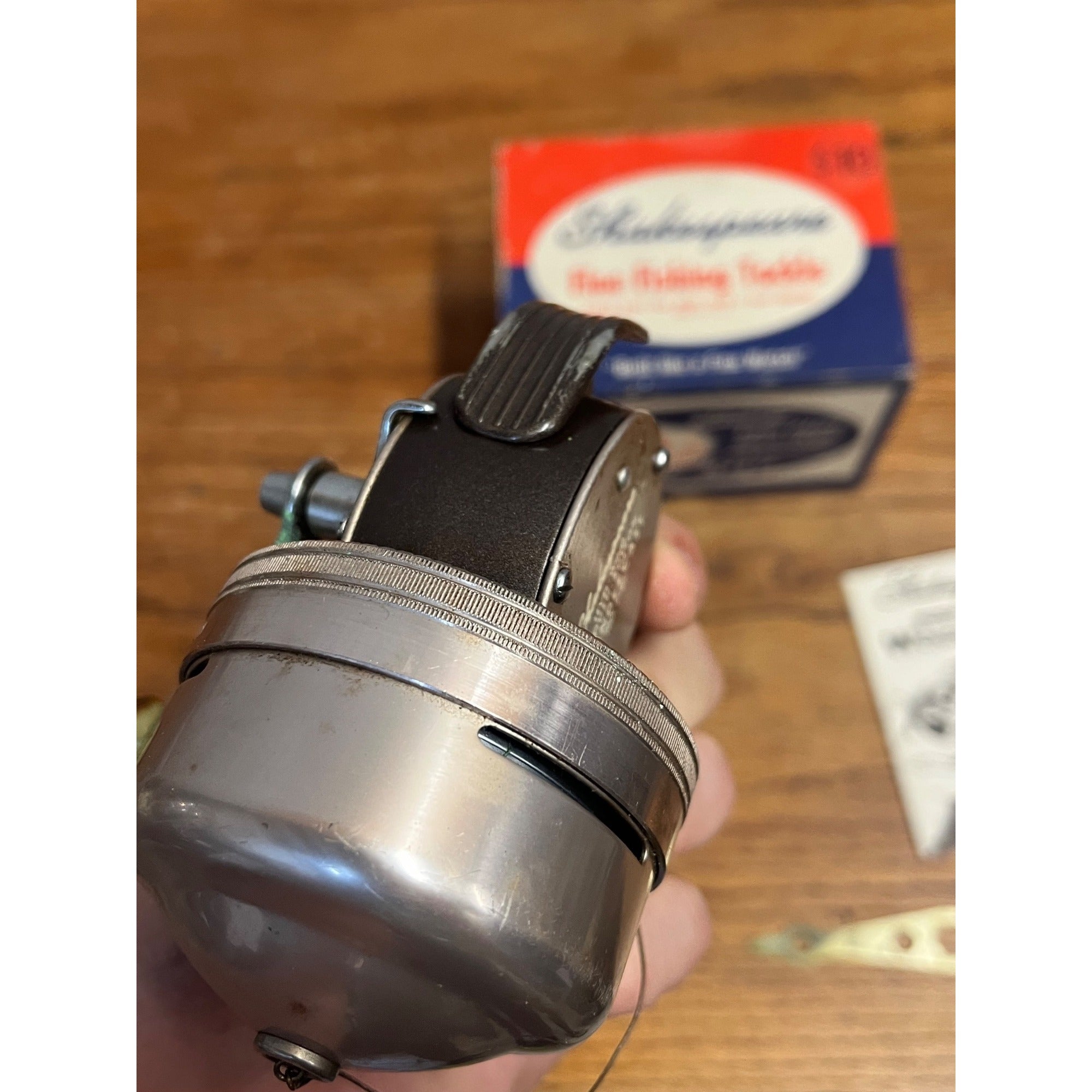 Vintage Shakespeare WonderCast Fishing Reel No. 1797 Push Button Level Wind USA Box