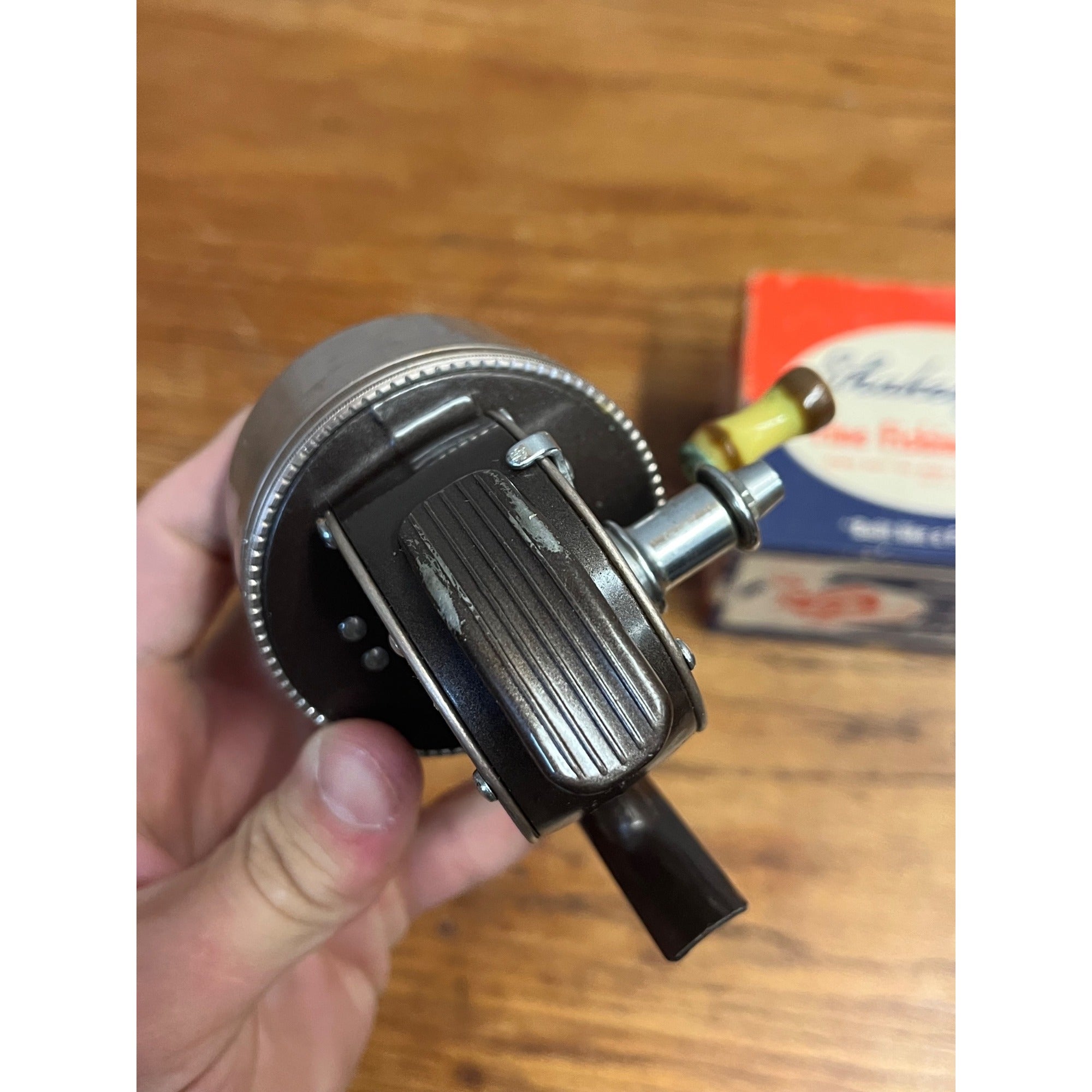 Vintage Shakespeare WonderCast Fishing Reel No. 1797 Push Button Level Wind USA Box