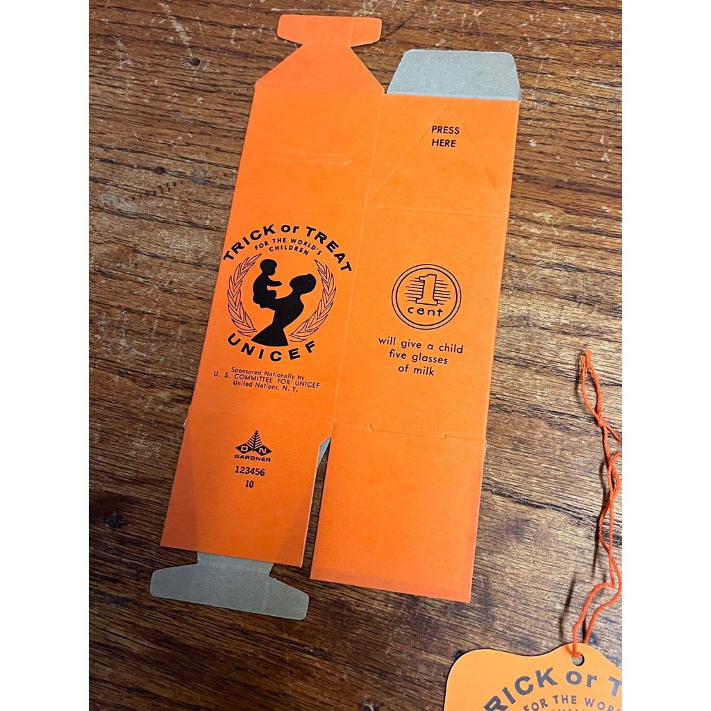 Vintage Halloween 1950s Trick or Treat for UNICEF Carton / Cardboard Bank & Tag