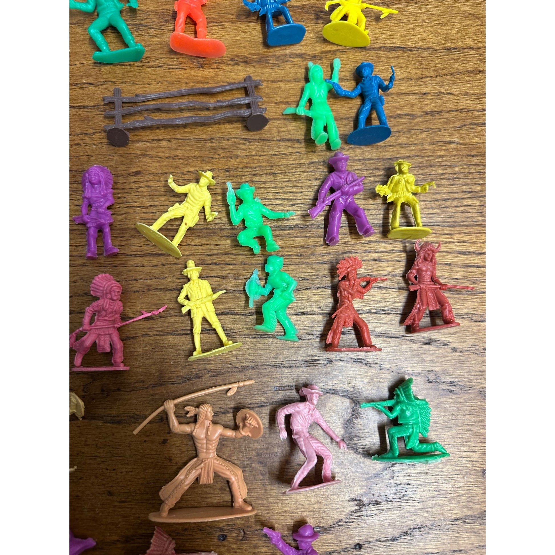 Vintage Huge Lot Plastic Cowboy & Indian Figures