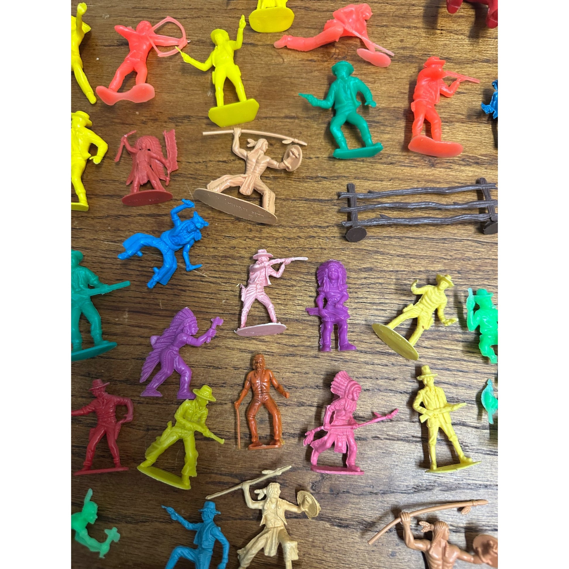 Vintage Huge Lot Plastic Cowboy & Indian Figures