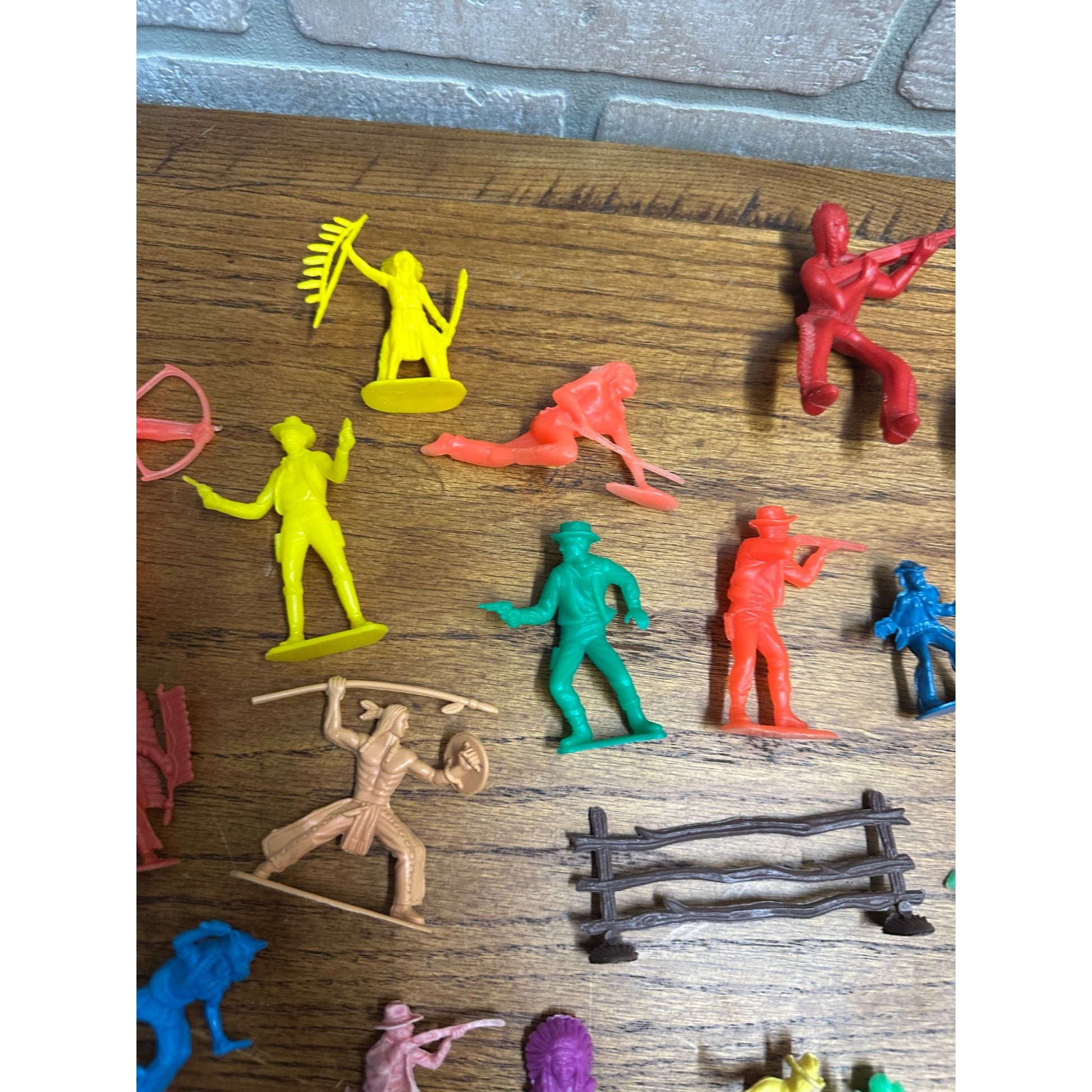 Vintage Huge Lot Plastic Cowboy & Indian Figures