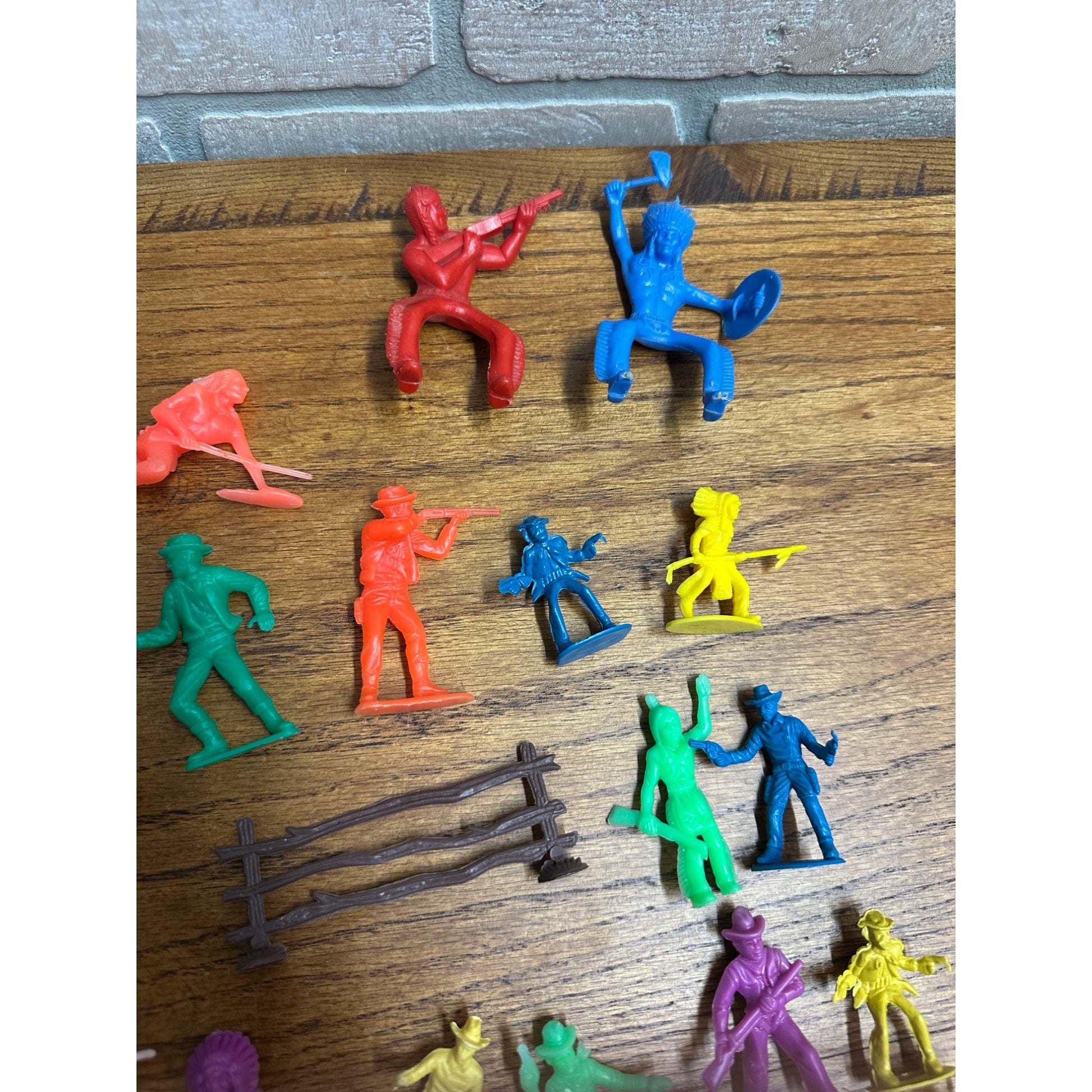 Vintage Huge Lot Plastic Cowboy & Indian Figures