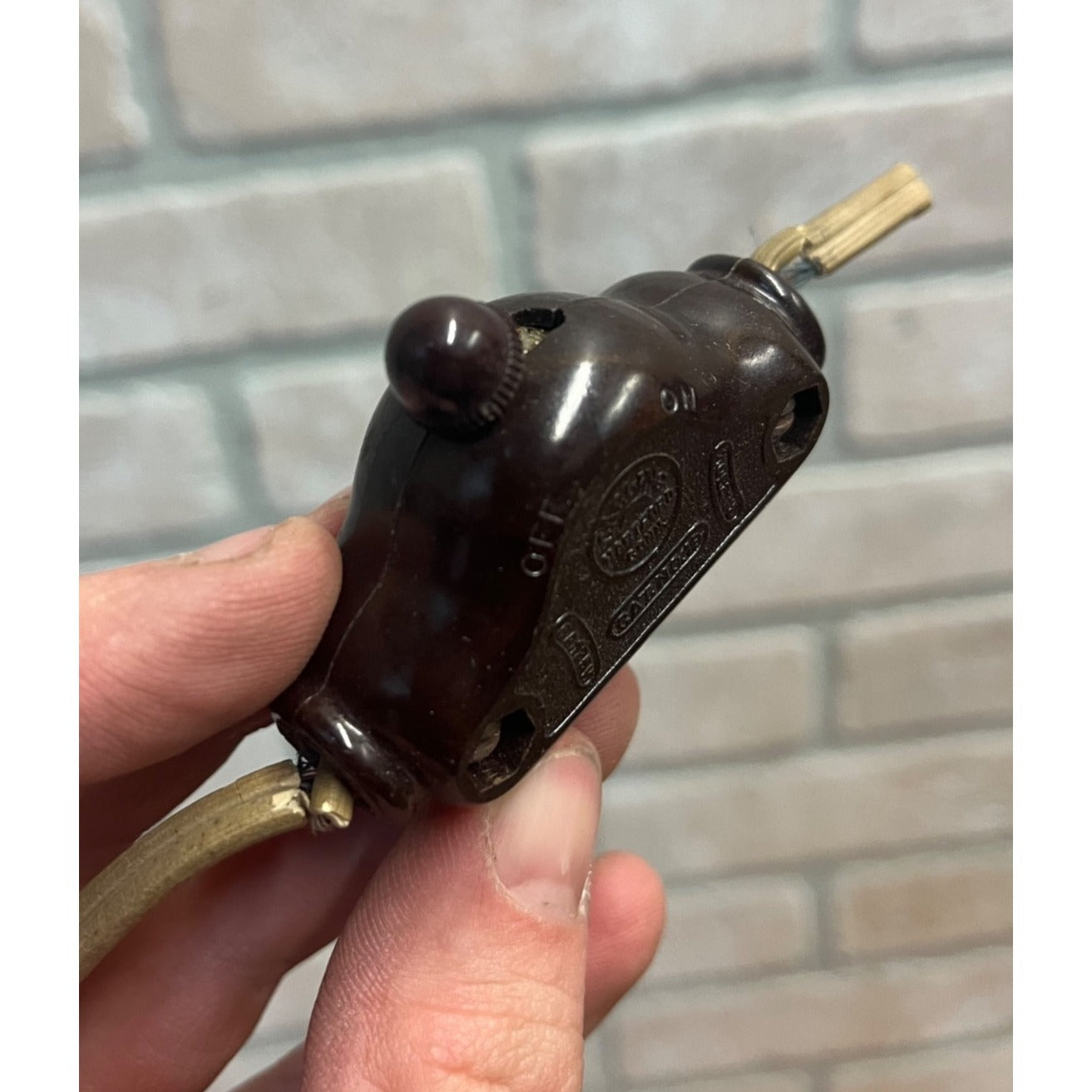 Vintage Carling Bakelite Inline Toggle Rocker Feed Thru Knob Switch 1638828