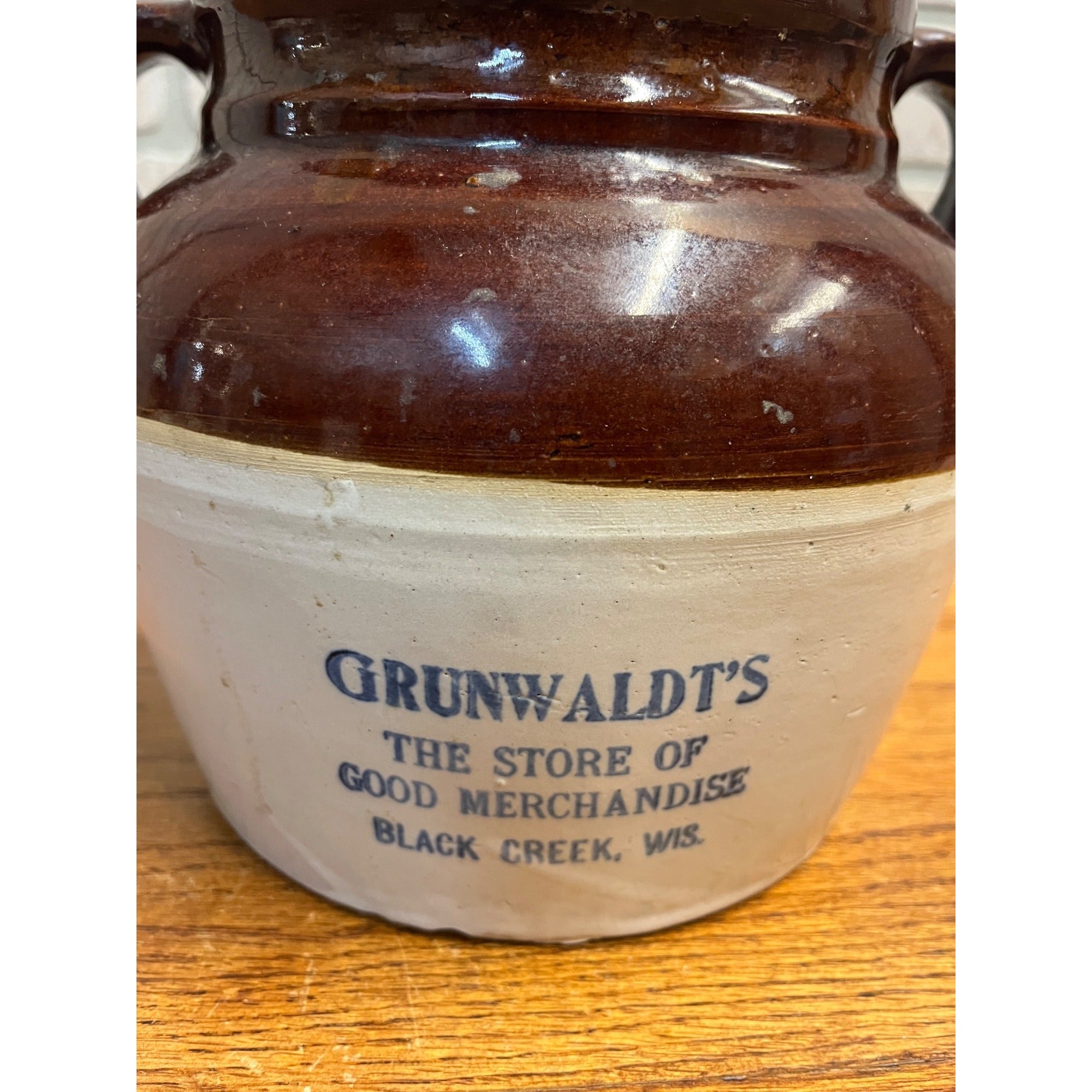 RARE Vintage Bean Pot Grunwaldt's Good Merchandise Black Creek, Wis. Wisconsin