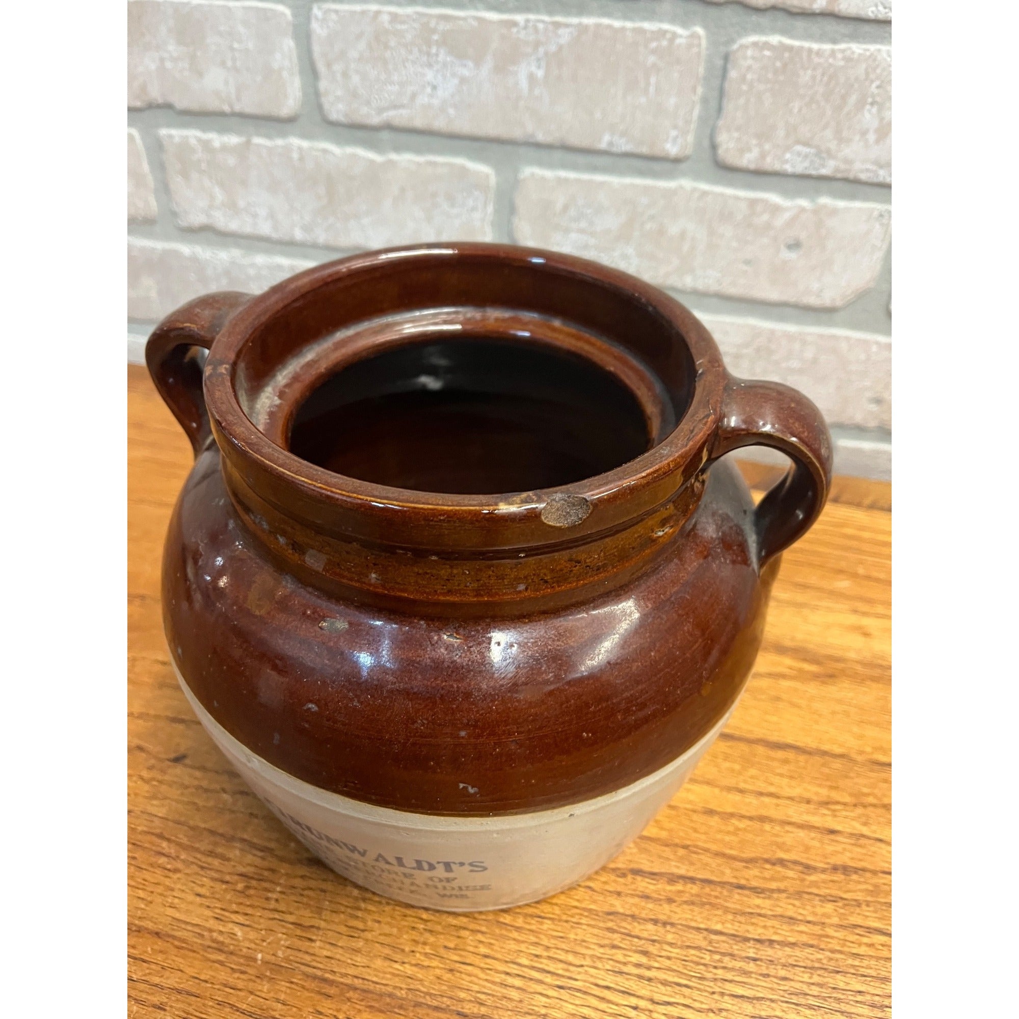 RARE Vintage Bean Pot Grunwaldt's Good Merchandise Black Creek, Wis. Wisconsin