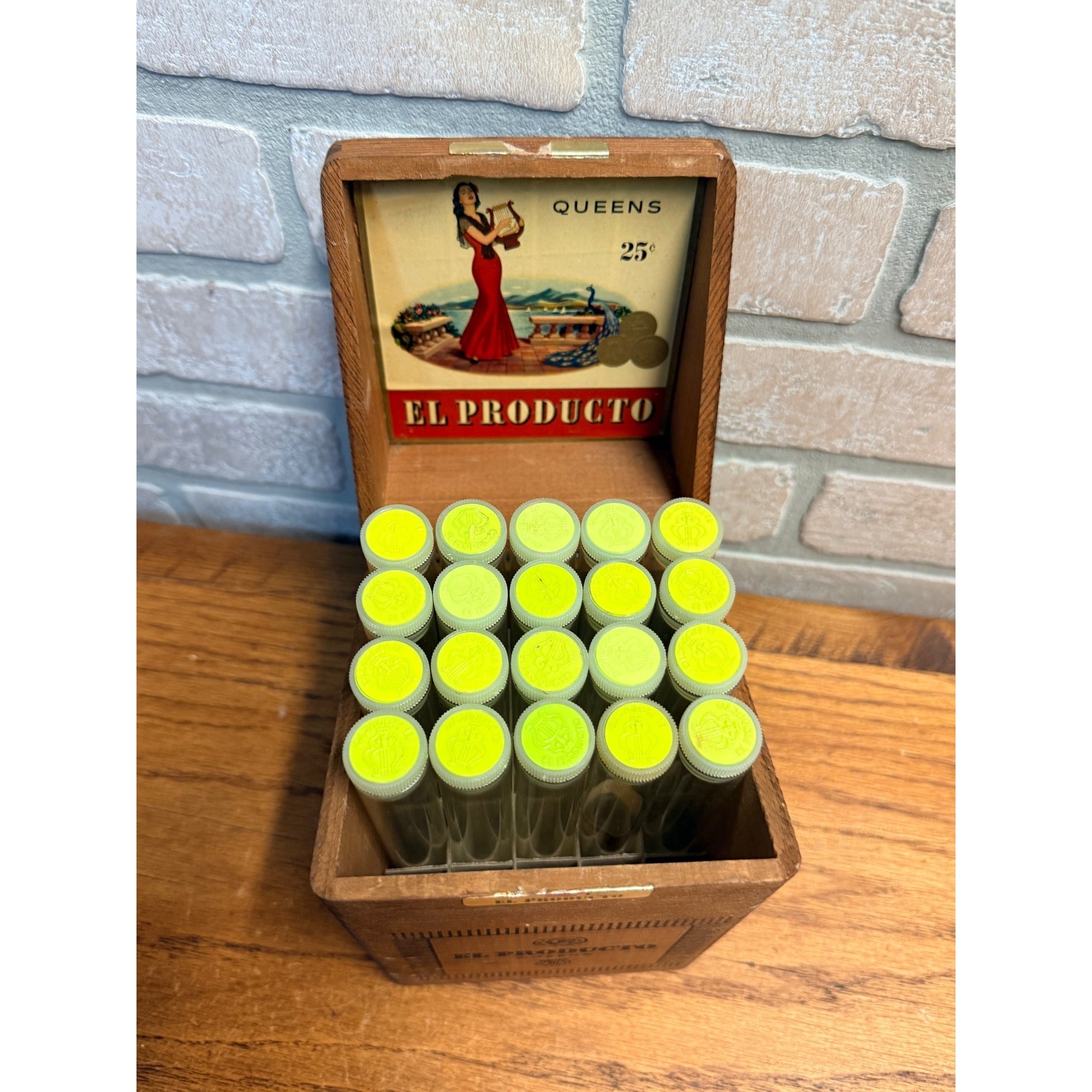 Vintage EL PRODUCTO Queens Wood Cigar Box With Glass Tubes