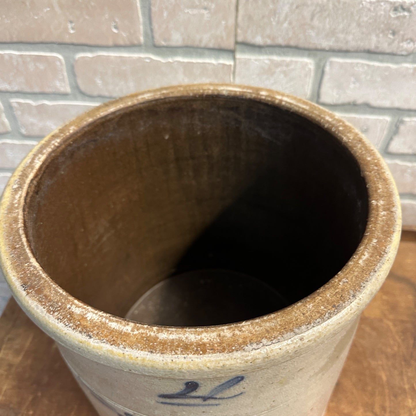 ANTIQUE 4 GALLON SALT-GLAZED CROCK AKRON STONEWARE CO.