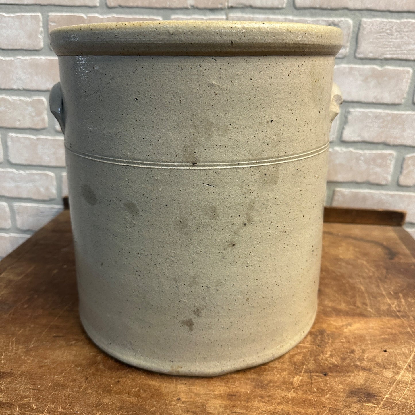 ANTIQUE 4 GALLON SALT-GLAZED CROCK AKRON STONEWARE CO.