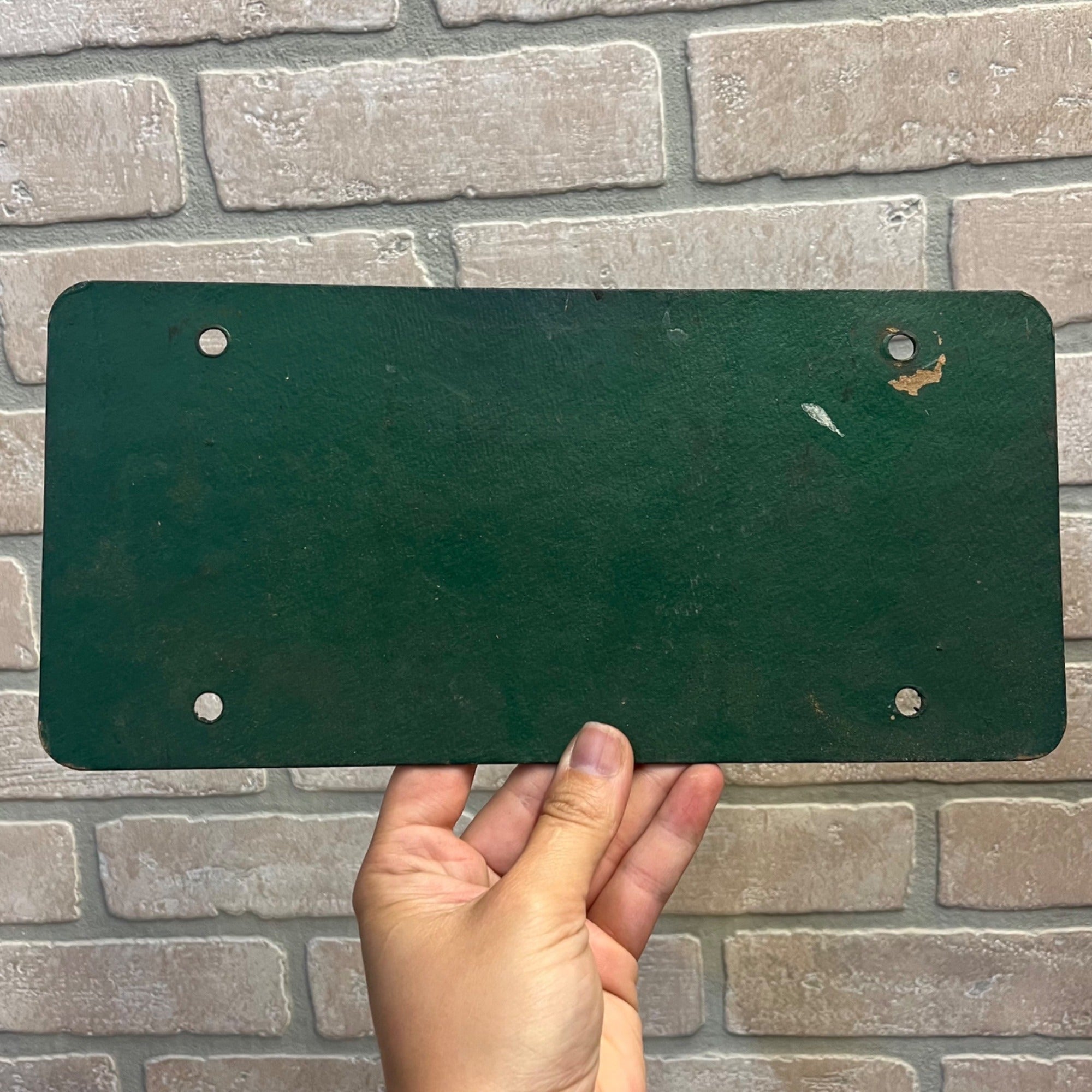 Vintage WWII 1943 Illinois License Plate Fiber Board Green White
