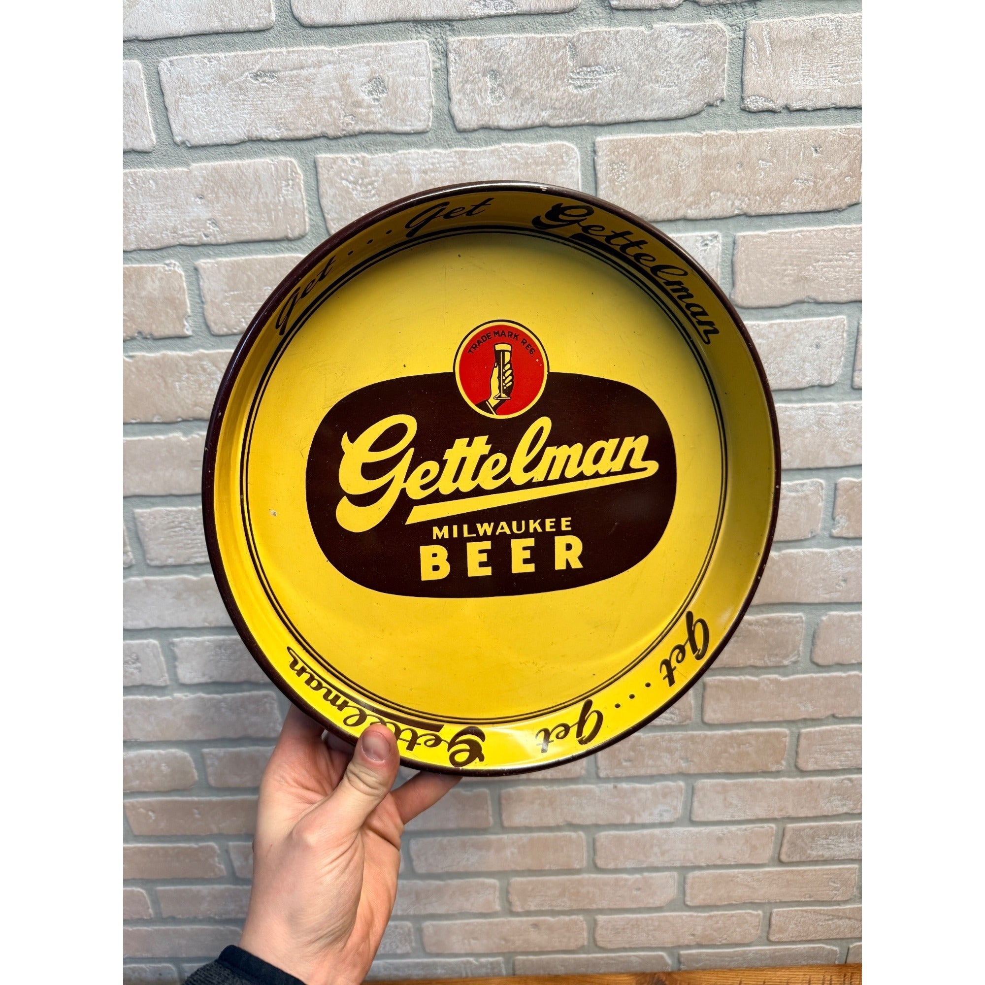 Vintage 1950s Gettelman Milwaukee Beer 12" Tray Advertising "Get...Get.."