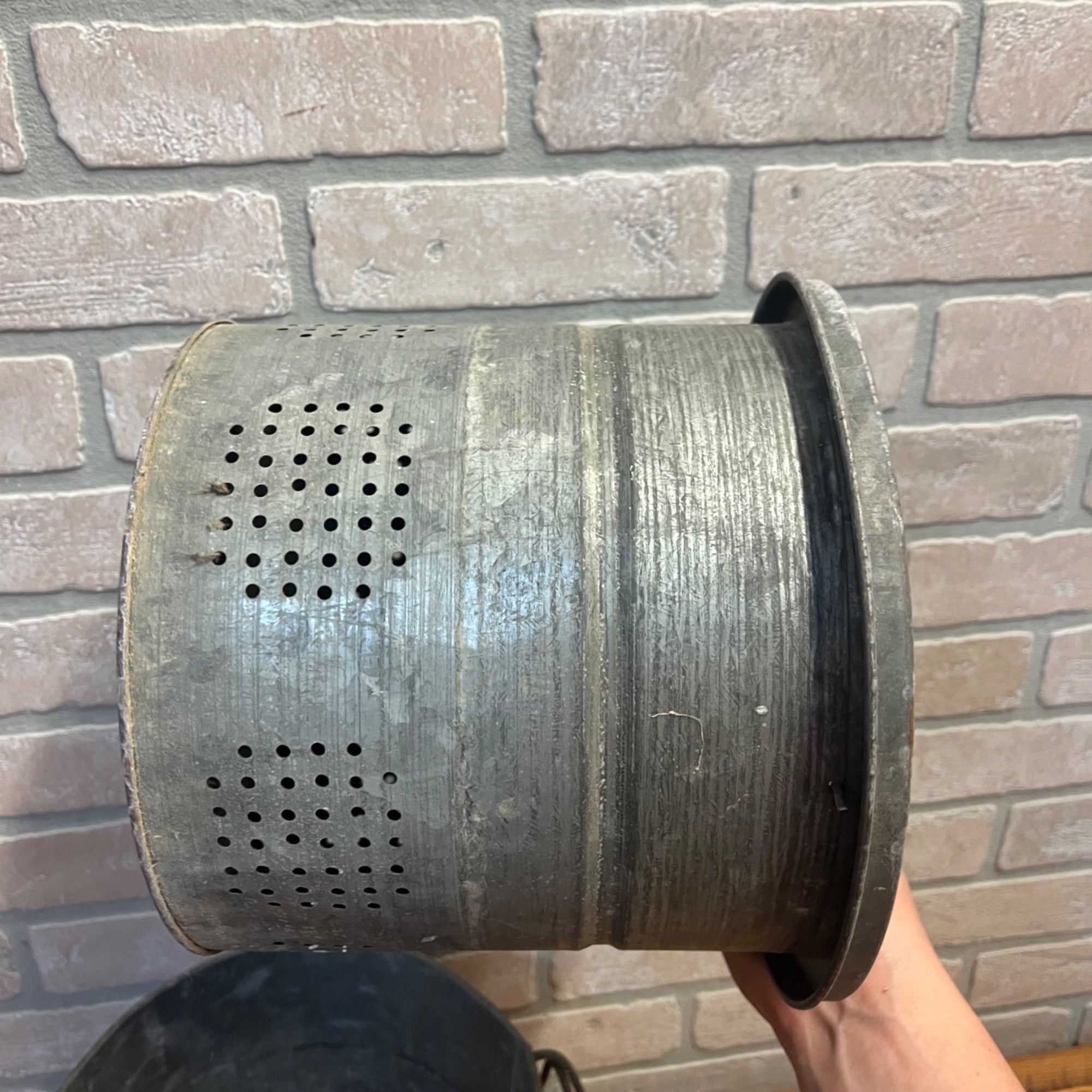 Vintage Metal Wards Hawthorne Minnow Bucket With Lid and Rope Handle Blue Stripe Decoration Primitive Cabin Decor