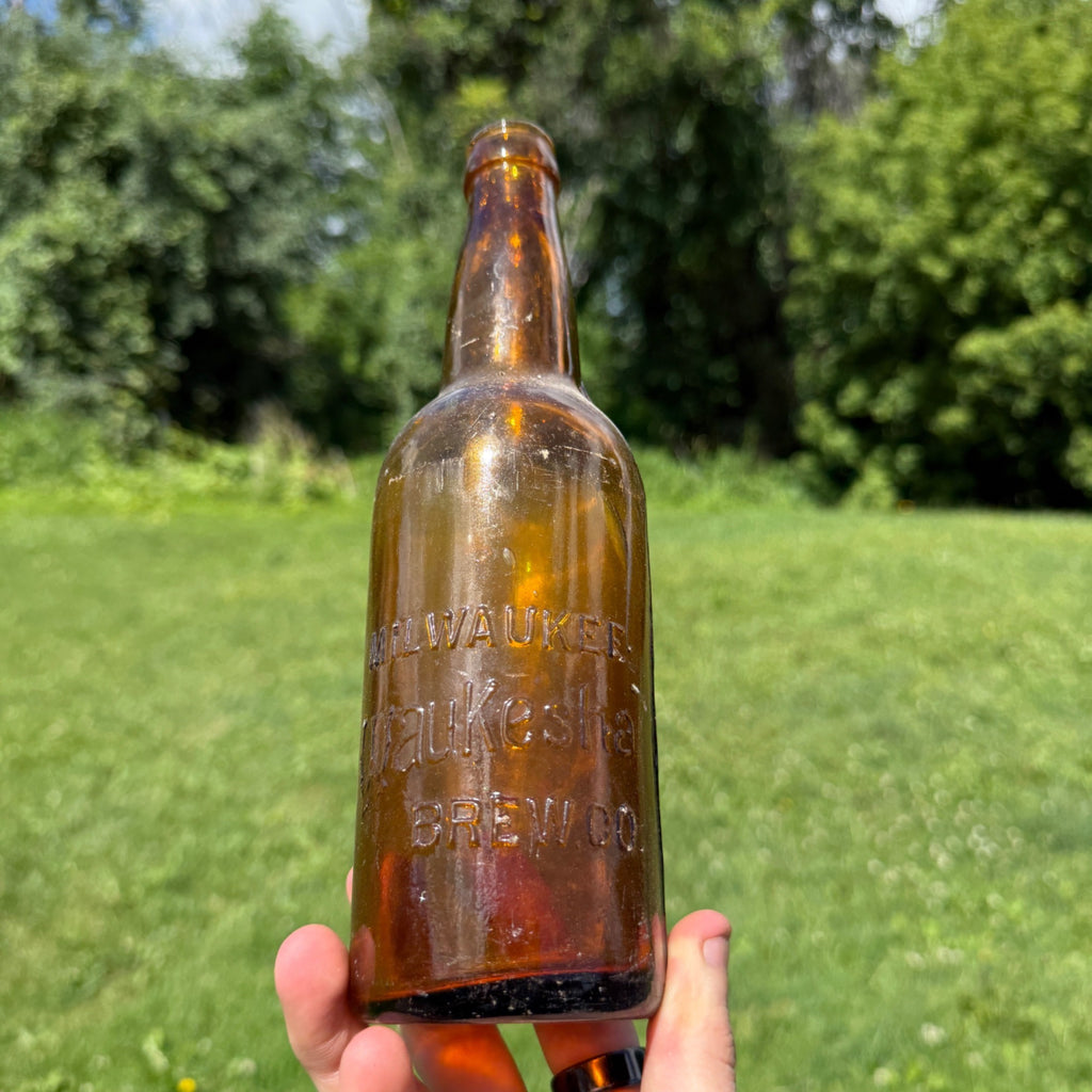 1910s Milwaukee Waukesha Brew Co Beer Bottle Yellow Light Amber Wisconsin Brewery