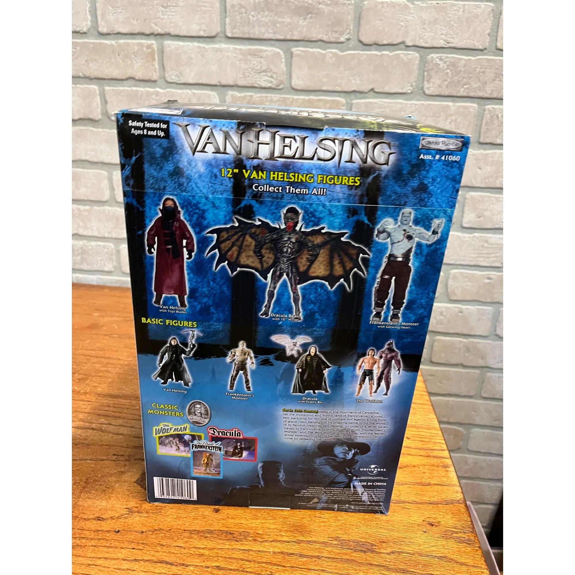 2004 Jakks Pacific Van Helsing Monster Slayer Dracula Beast 12" Action Figure