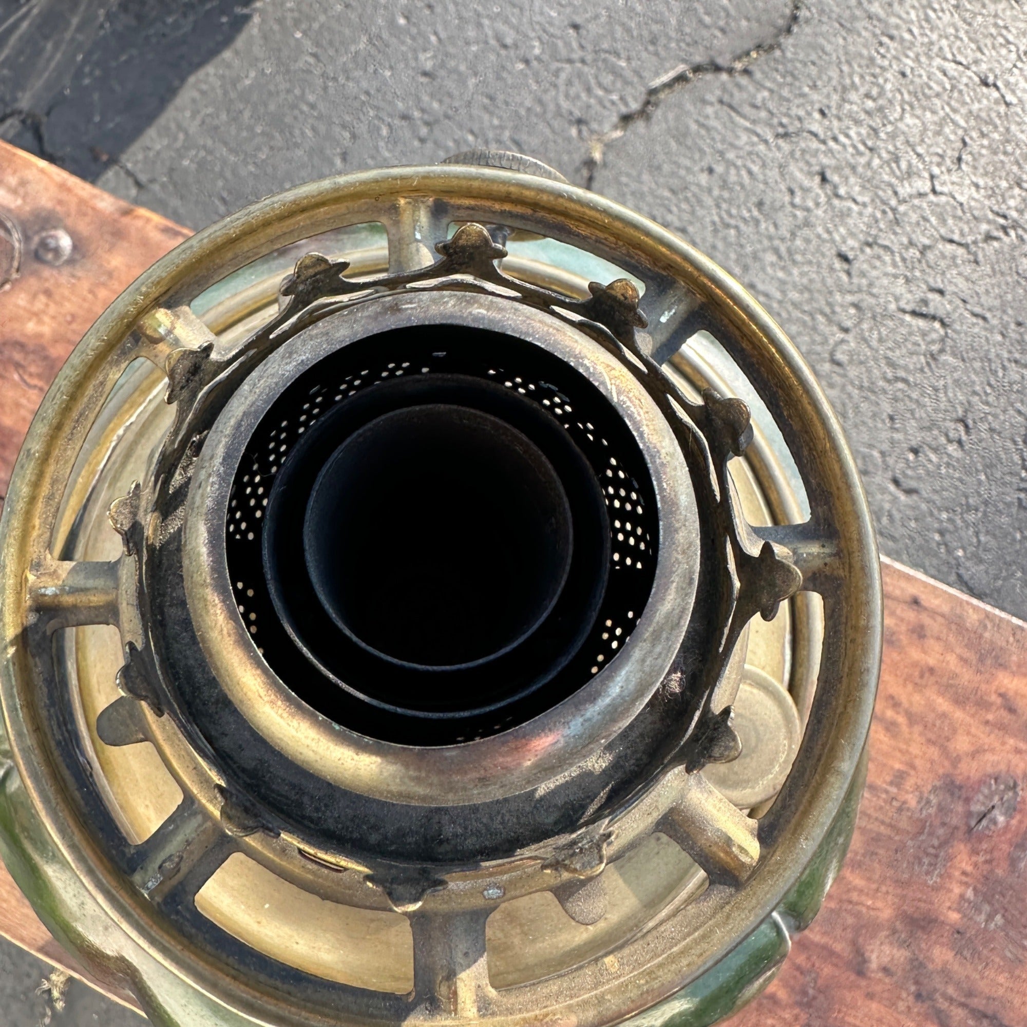 Antique Victorian Puffy Grape Cluster Parlor Table Oil Lamp