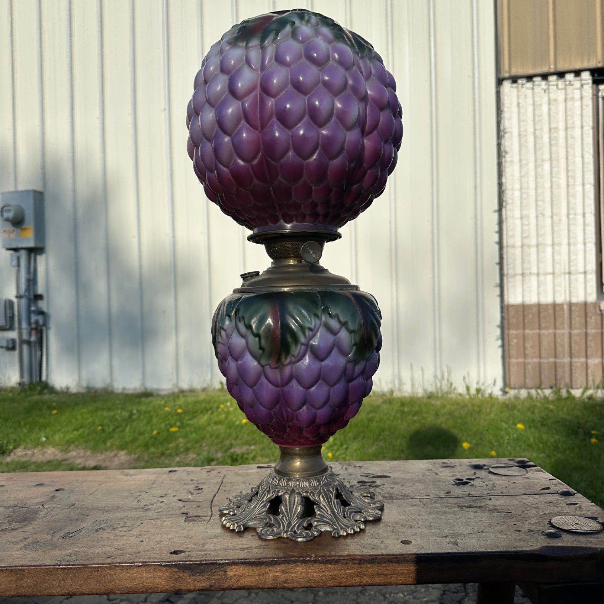 Antique Victorian Puffy Grape Cluster Parlor Table Oil Lamp