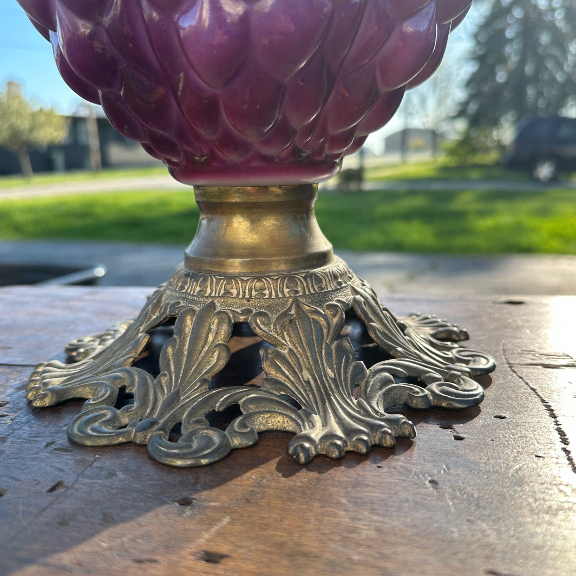 Antique Victorian Puffy Grape Cluster Parlor Table Oil Lamp