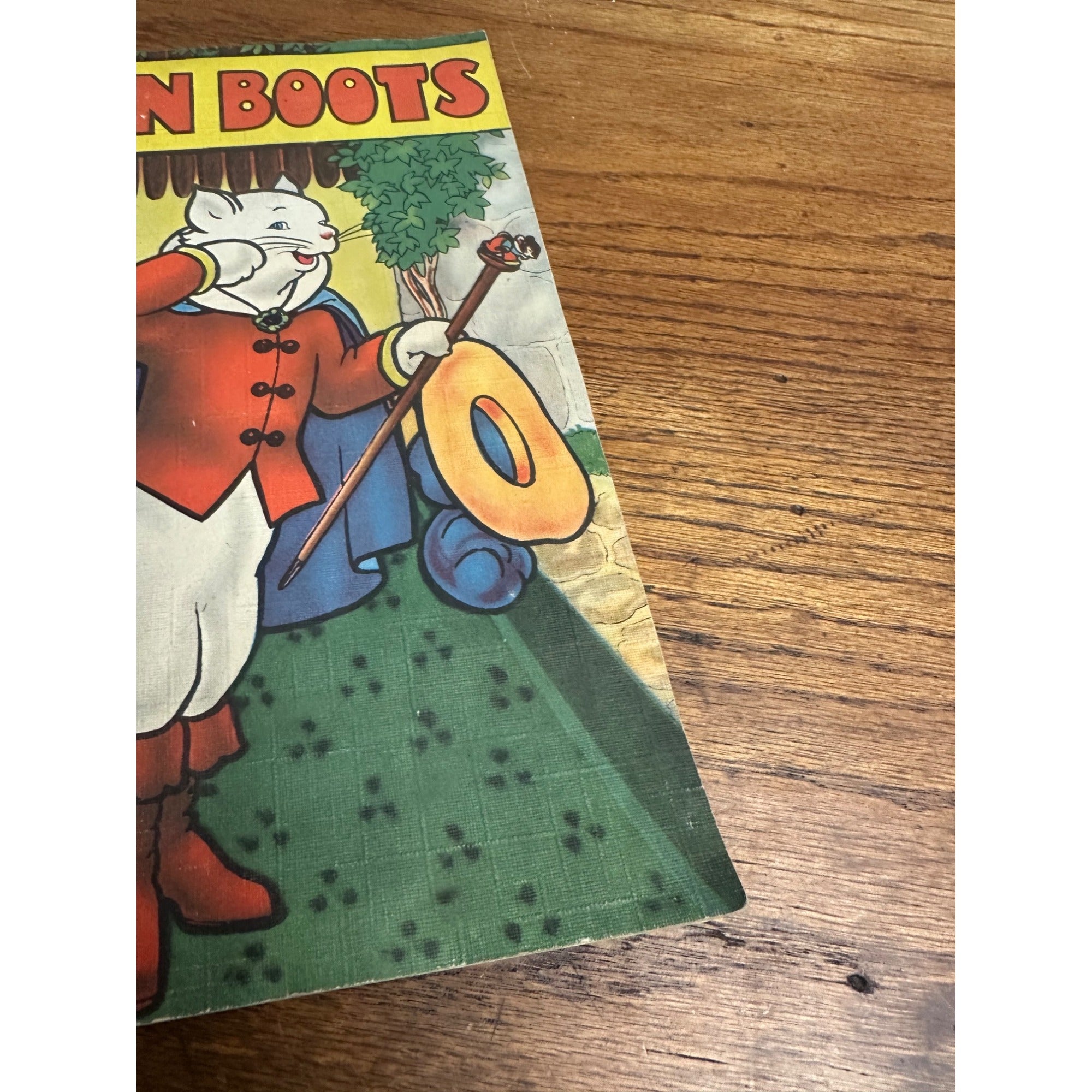 Vintage Puss In Boots Childrens Book 1941 Saalfield Publishing USA #2364