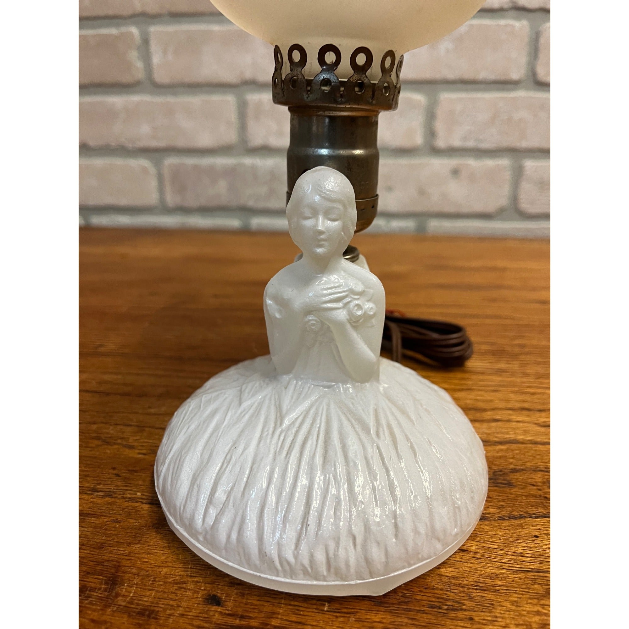 Vintage Art Nouveau Deco White Glass Lady Flowing Dress Electric Table Lamp