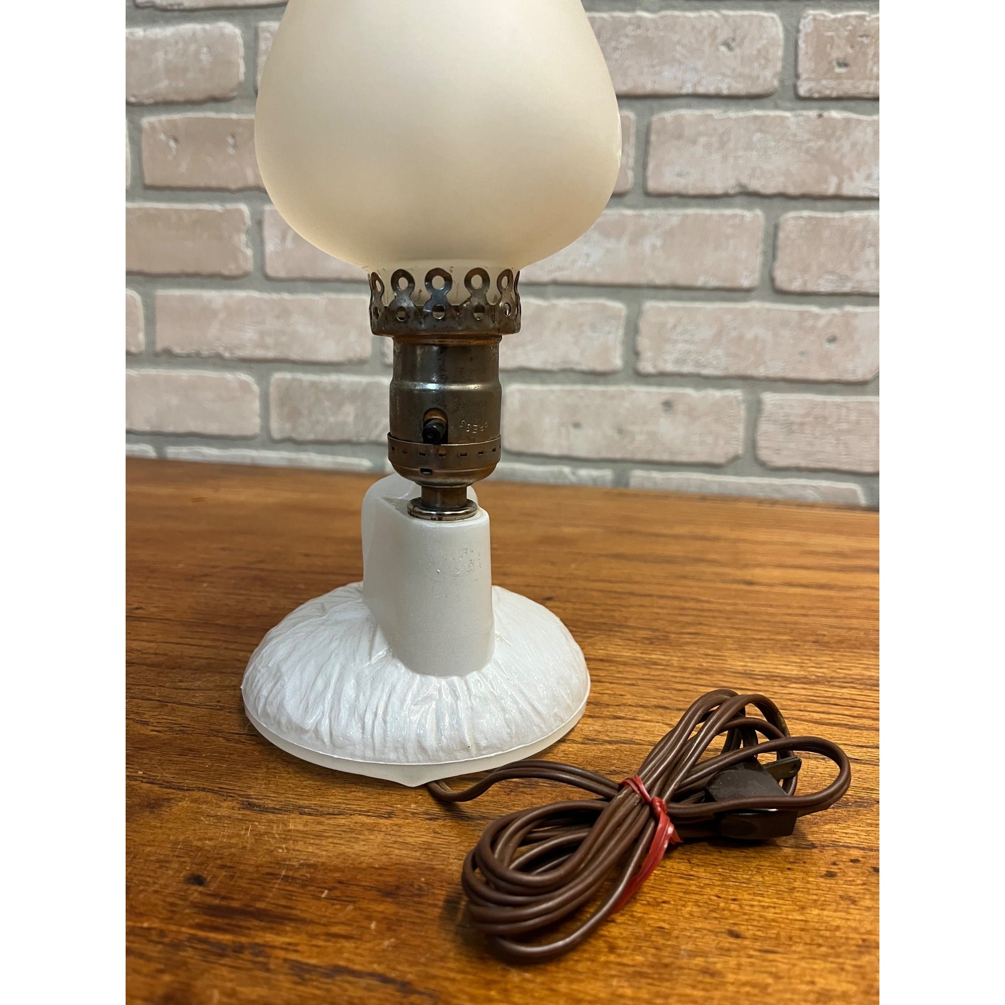 Vintage Art Nouveau Deco White Glass Lady Flowing Dress Electric Table Lamp