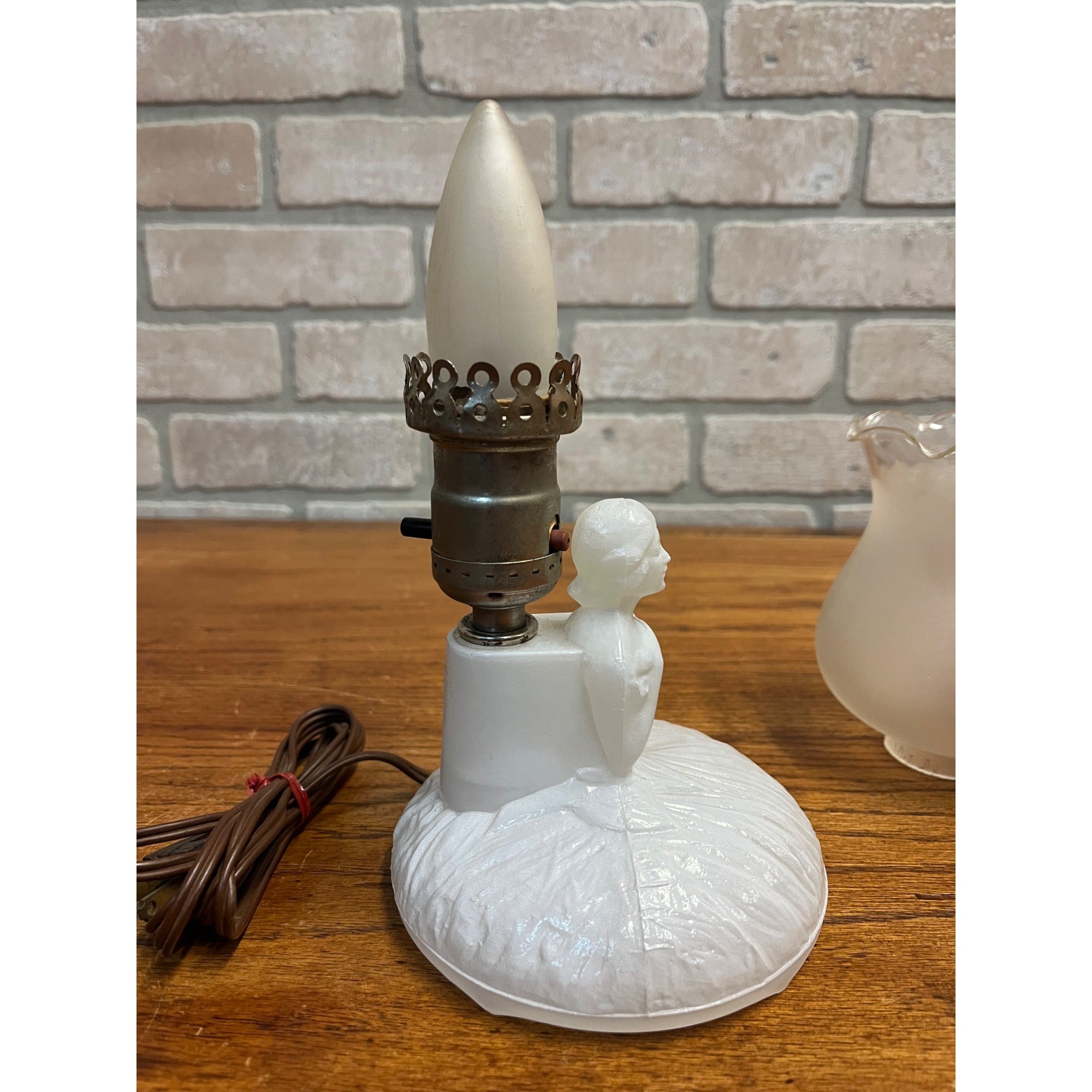 Vintage Art Nouveau Deco White Glass Lady Flowing Dress Electric Table Lamp
