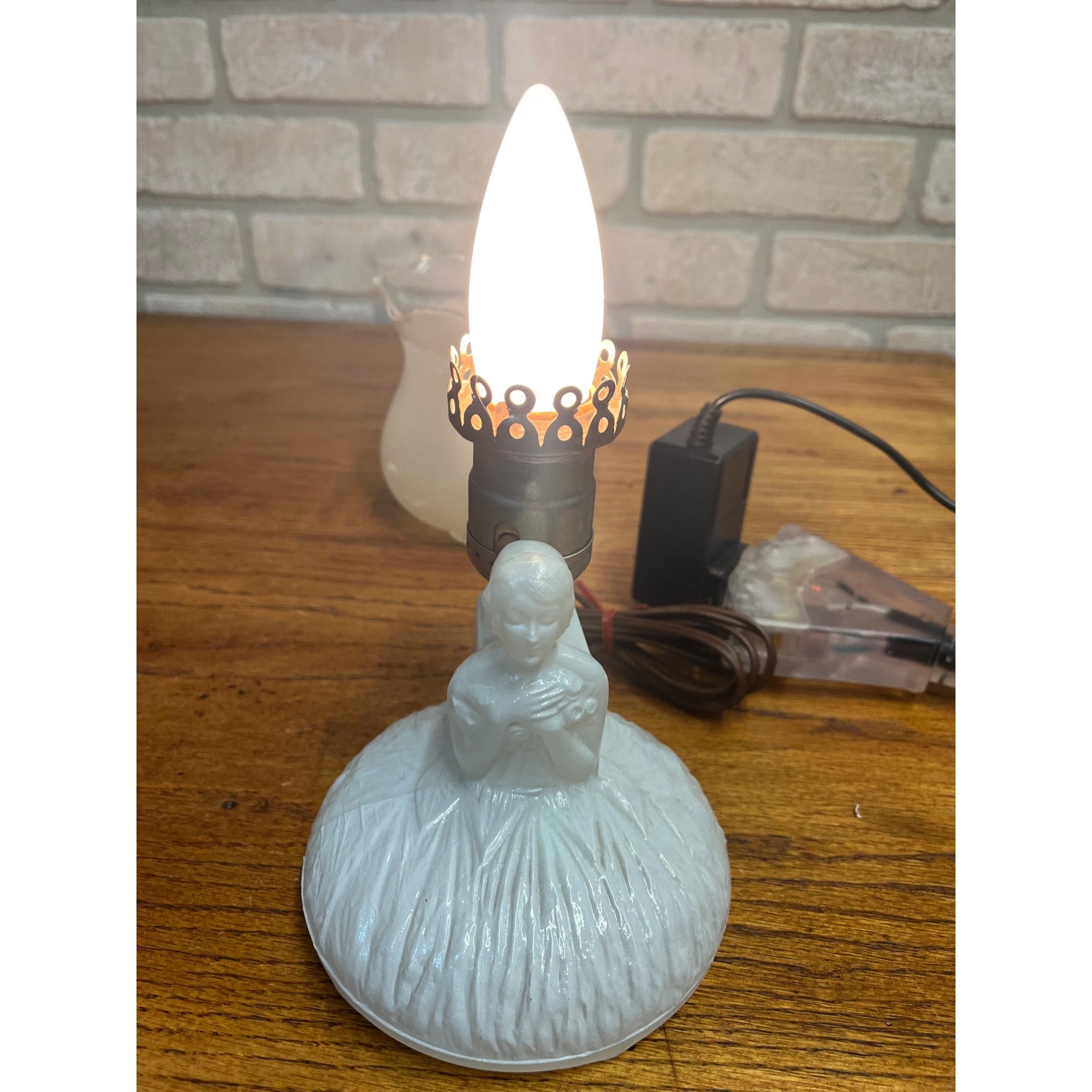 Vintage Art Nouveau Deco White Glass Lady Flowing Dress Electric Table Lamp