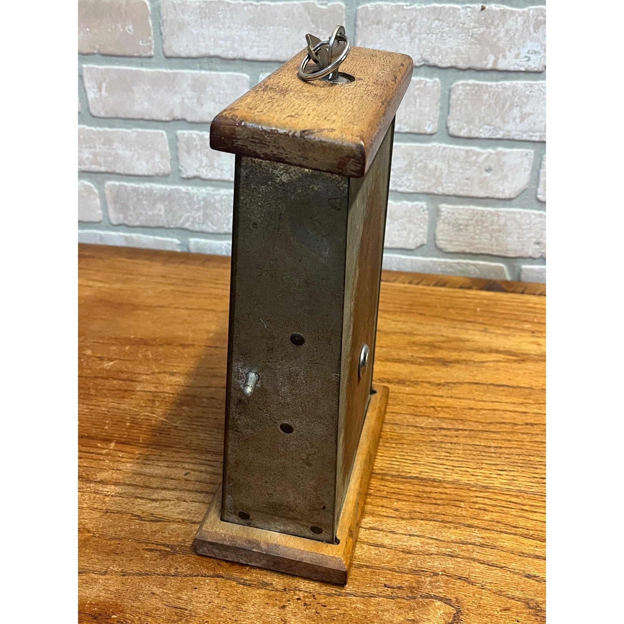 Vintage 1939 Genco “Punch A Ball” Coin-Op Trade Stimulator 5-Cent Tabletop
