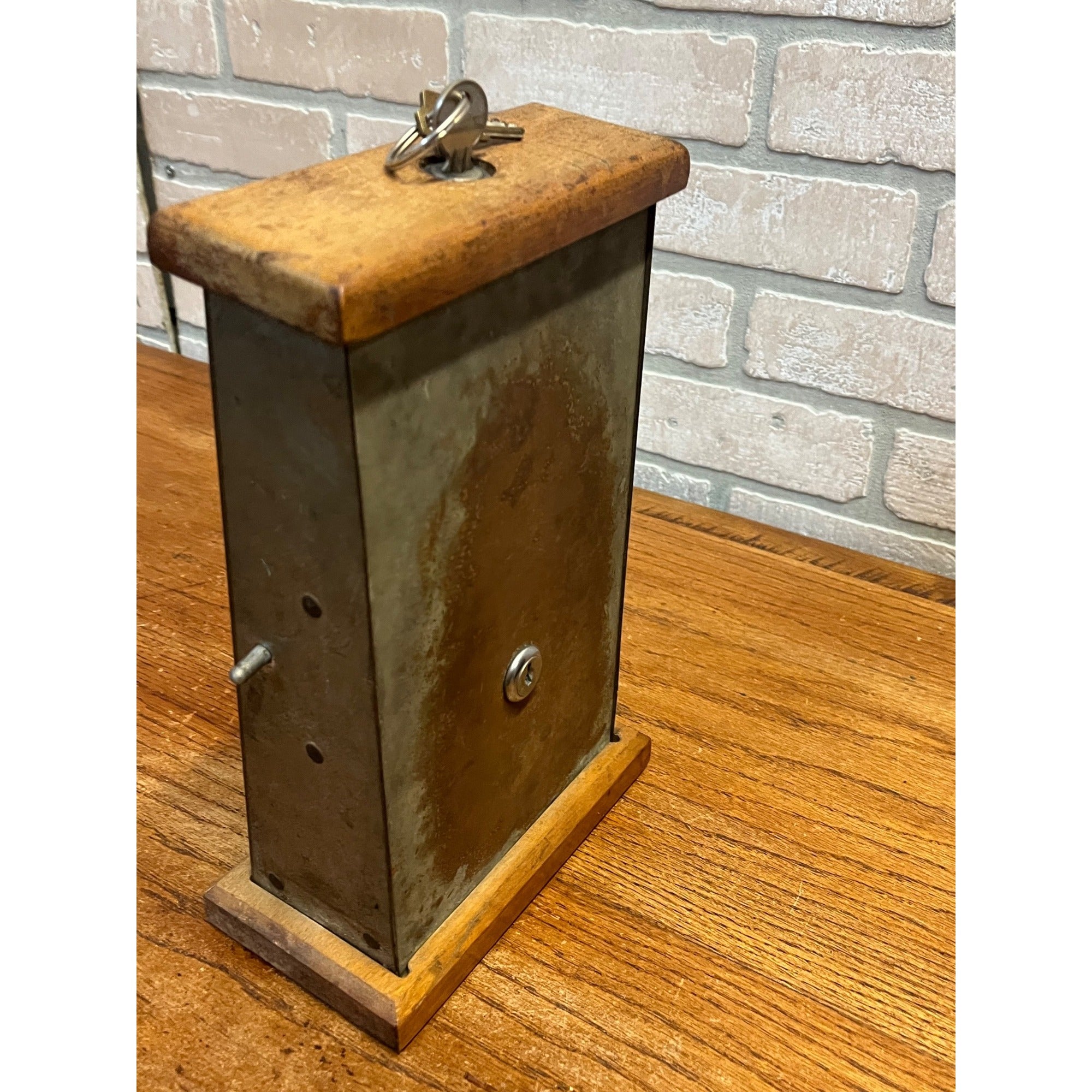Vintage 1939 Genco “Punch A Ball” Coin-Op Trade Stimulator 5-Cent Tabletop