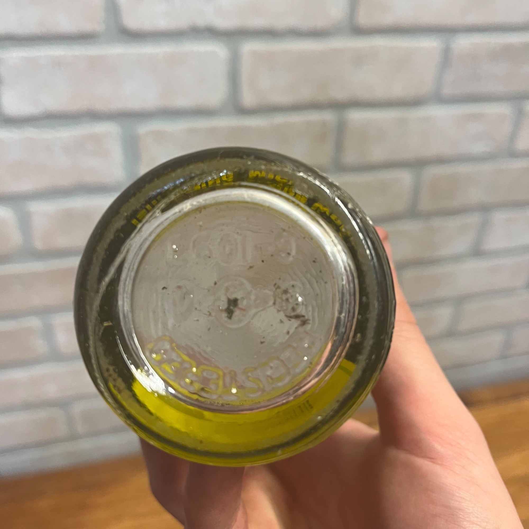 VERNOR'S GINGER ALE SODA BOTTLE~ELSONS BOTTLING WORKS ISHPEMING MI