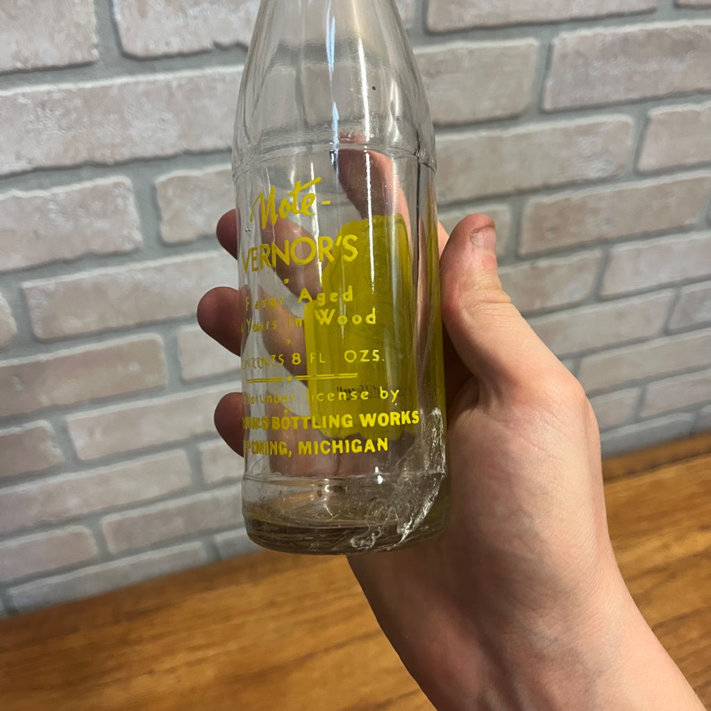 VERNOR'S GINGER ALE SODA BOTTLE~ELSONS BOTTLING WORKS ISHPEMING MI