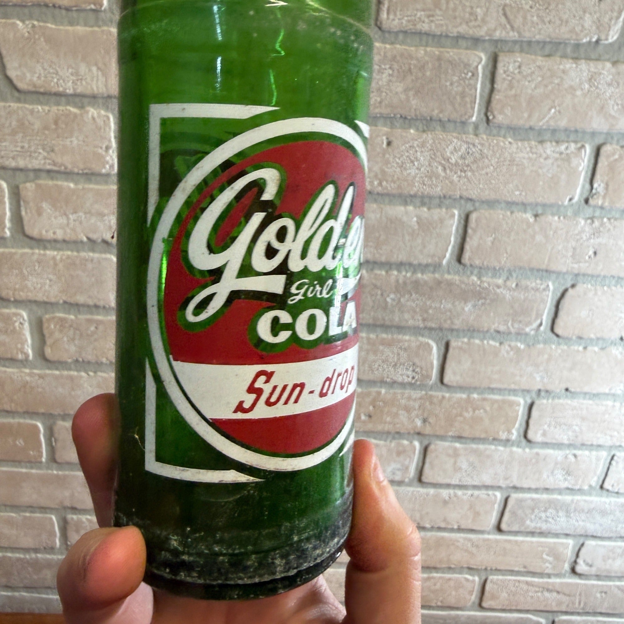 Vintage Sun Drop Golden Girl Cola 14oz Soda Bottle Scarce Green St Louis