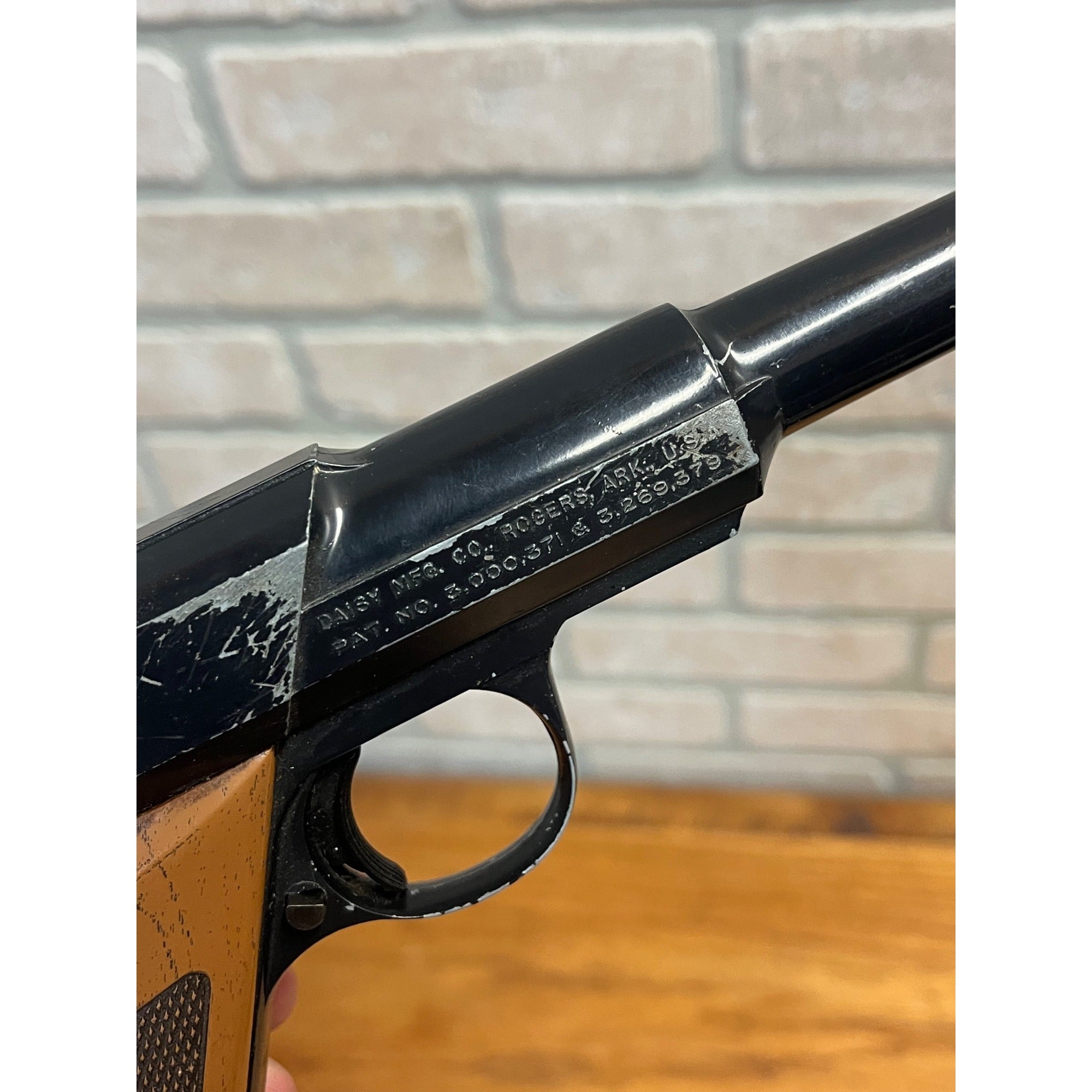 Vintage Daisy C02 200 BB Gun - Untested