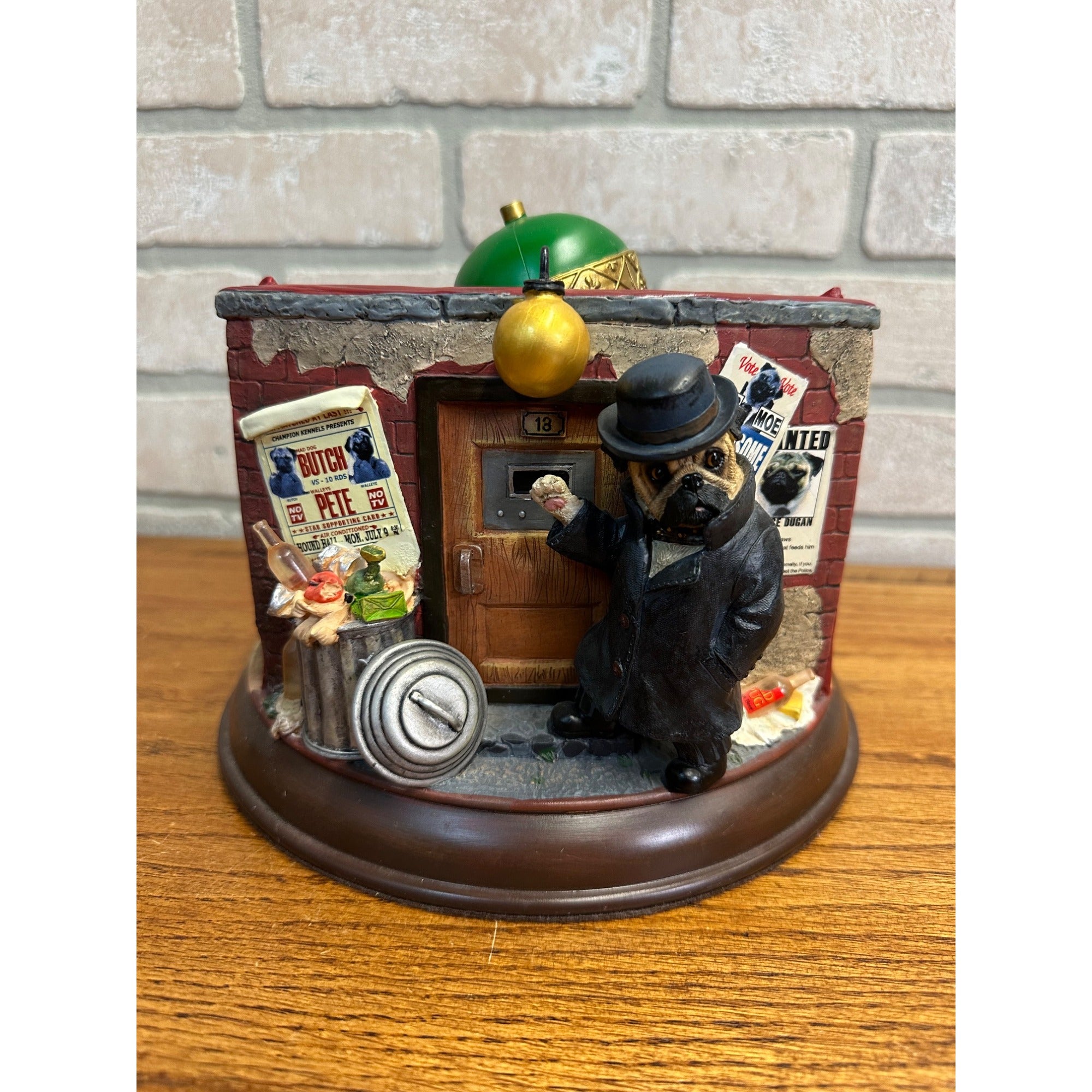 Danbury Mint The Poker Playing Pugs 2006 Lighted Figurine Display
