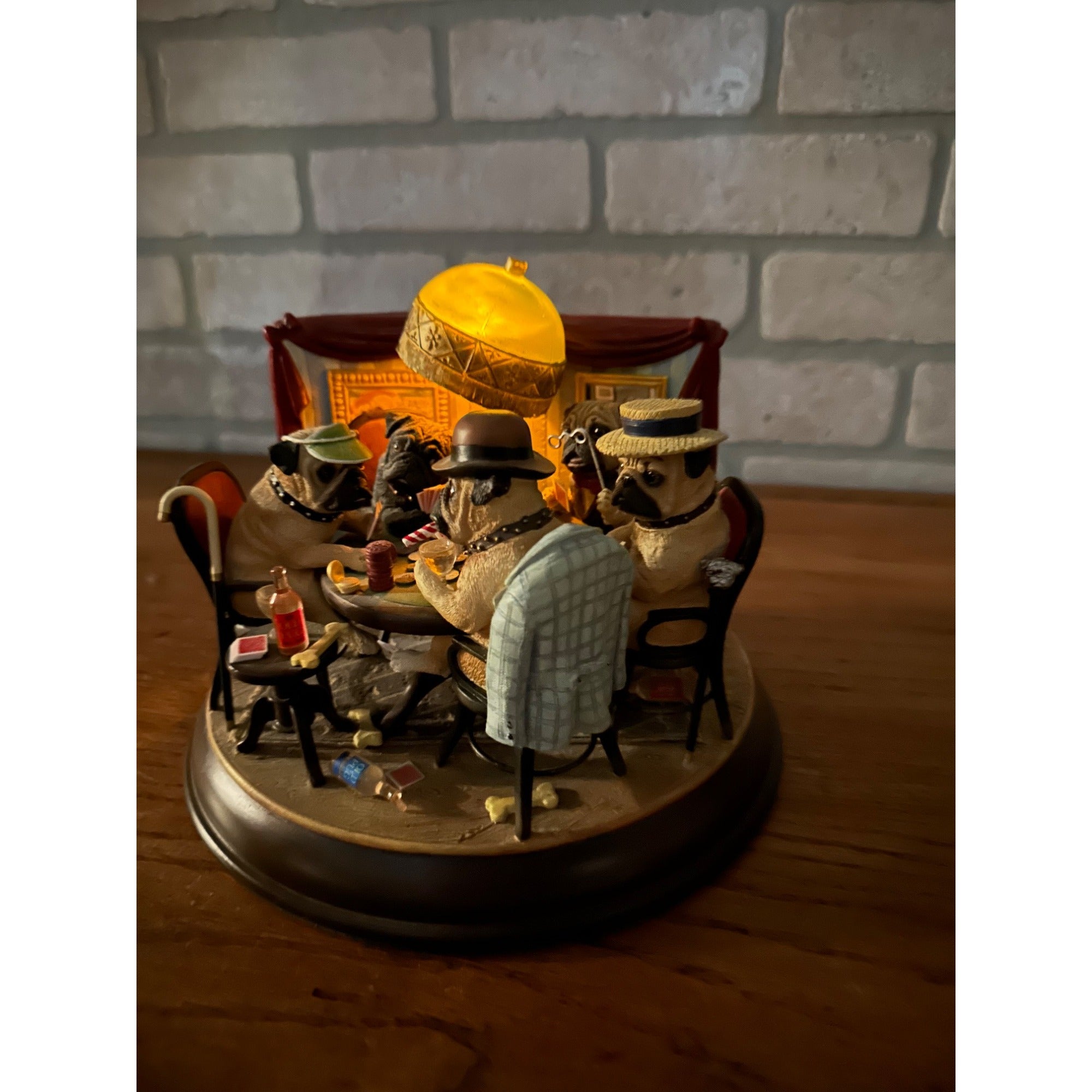 Danbury Mint The Poker Playing Pugs 2006 Lighted Figurine Display