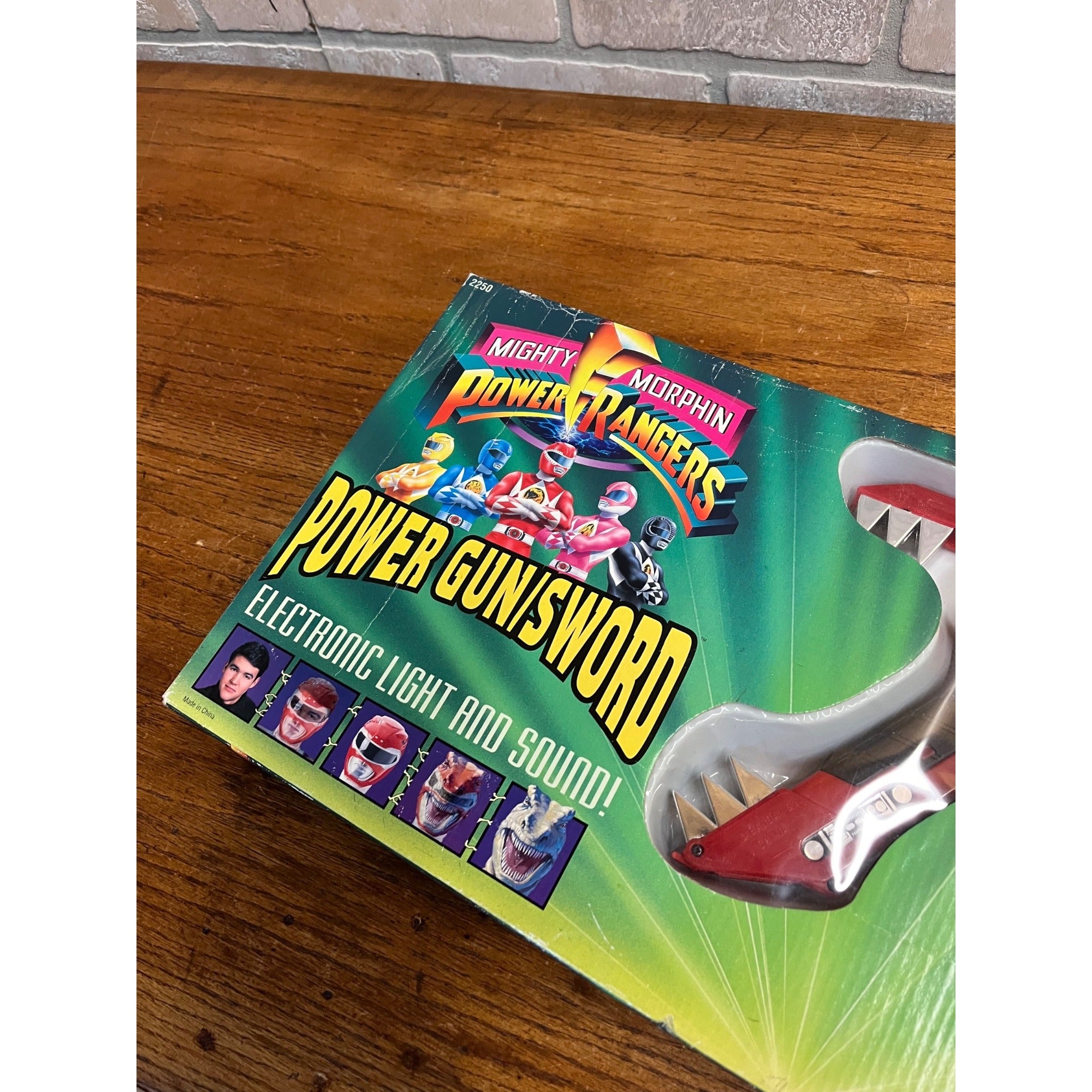 Bandai 2250 Mighty Morphin Power Rangers Power Morpher & Power Gun/Sword NIB NEW