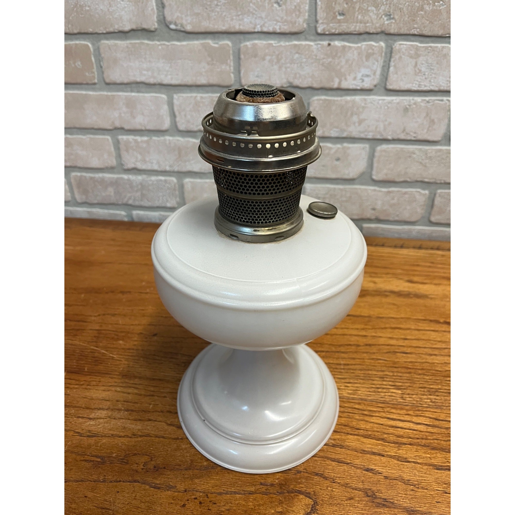 Aladdin White Venetian Glass Oil Lamp w/ NuType Model B Burner