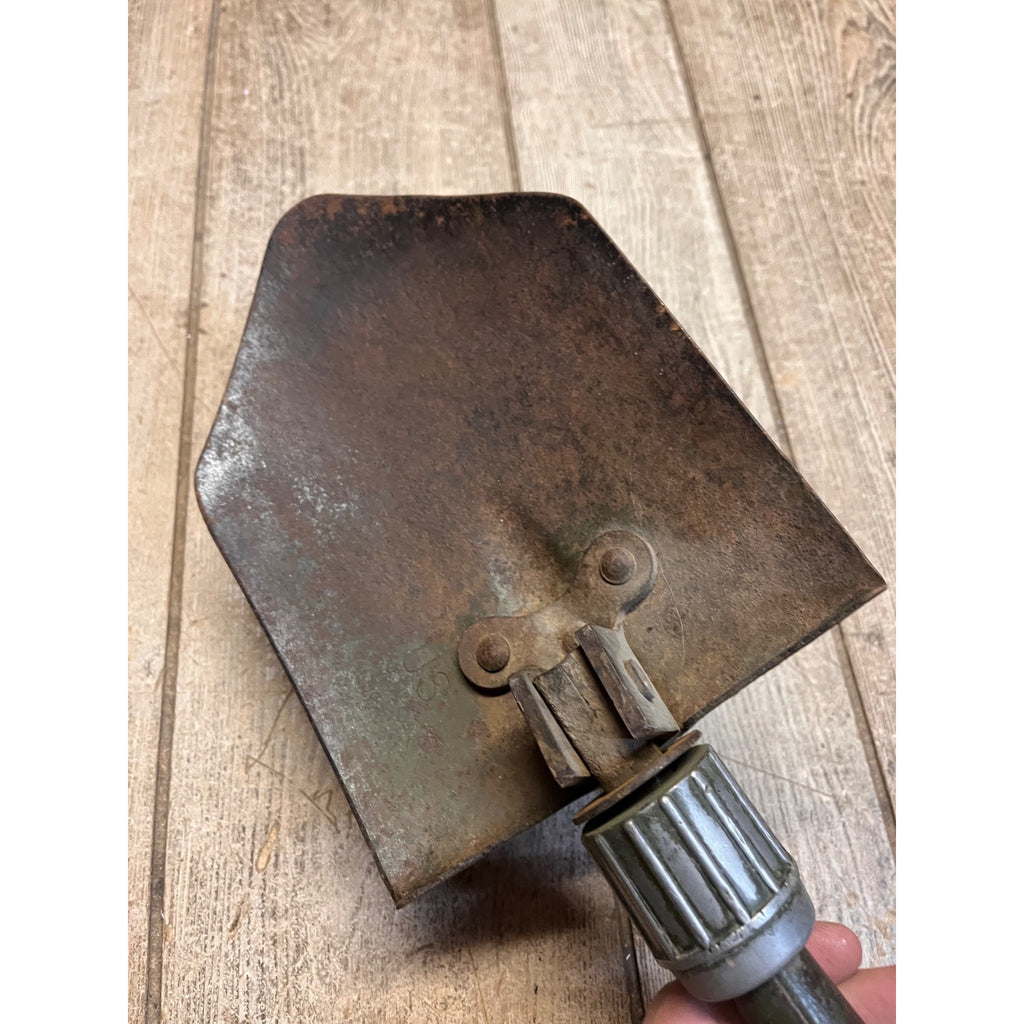 WW2 1945 Dated Ames WWII US Army Folding Shovel Entrenching Tool