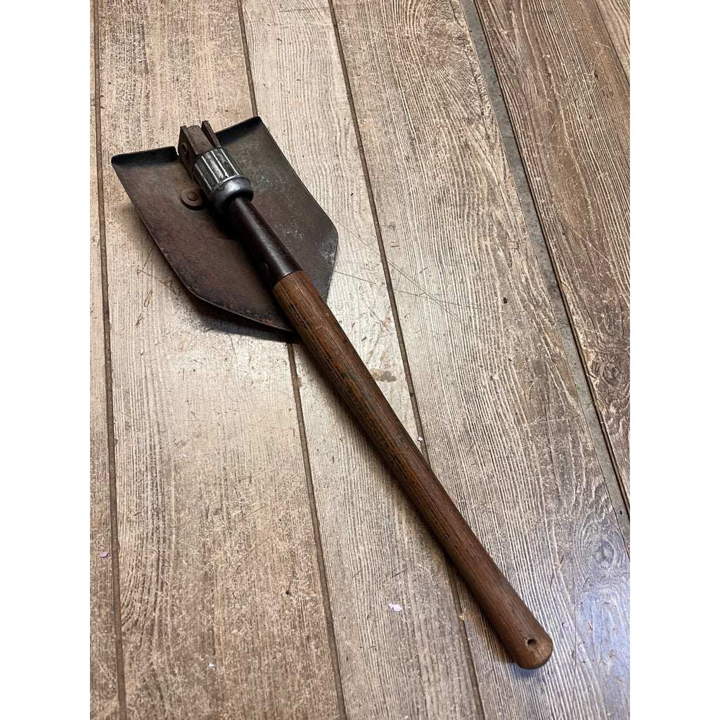 WW2 1945 Dated Ames WWII US Army Folding Shovel Entrenching Tool