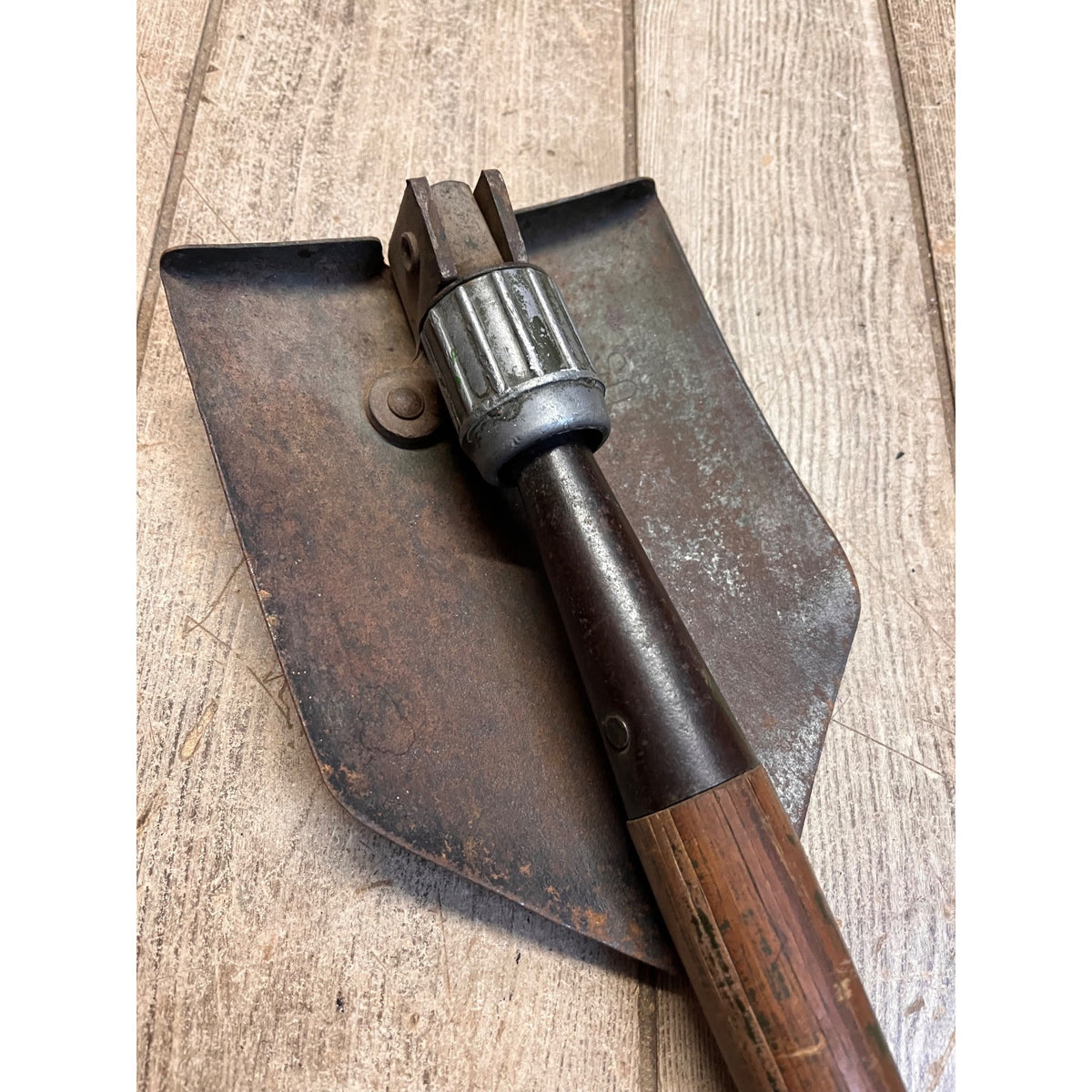 WW2 1945 Dated Ames WWII US Army Folding Shovel Entrenching Tool