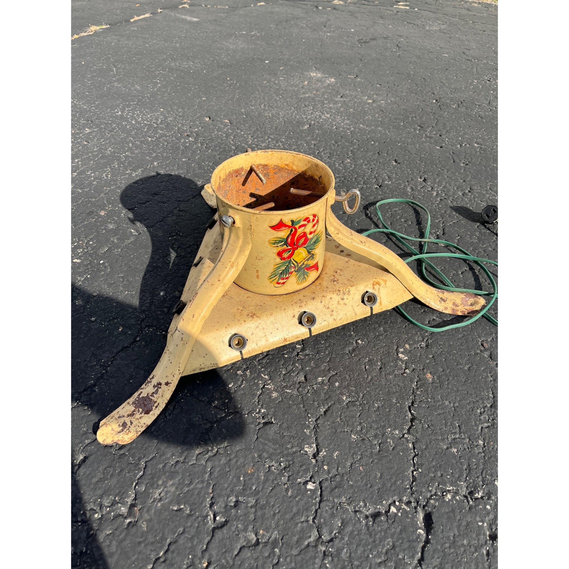 Vintage Metal Noma Electric Light Up Christmas Tree Stand Painted Santa - Works!