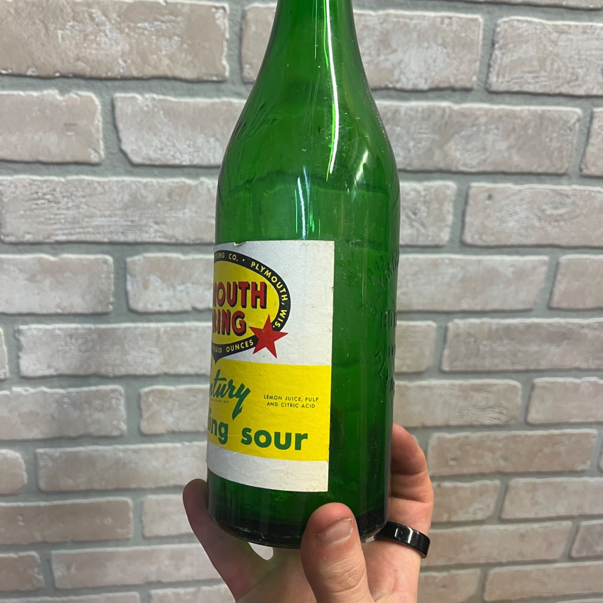 Vintage Plymouth WIS WI Green Sour Bottle Plymouth Spring Bottling Co Quart