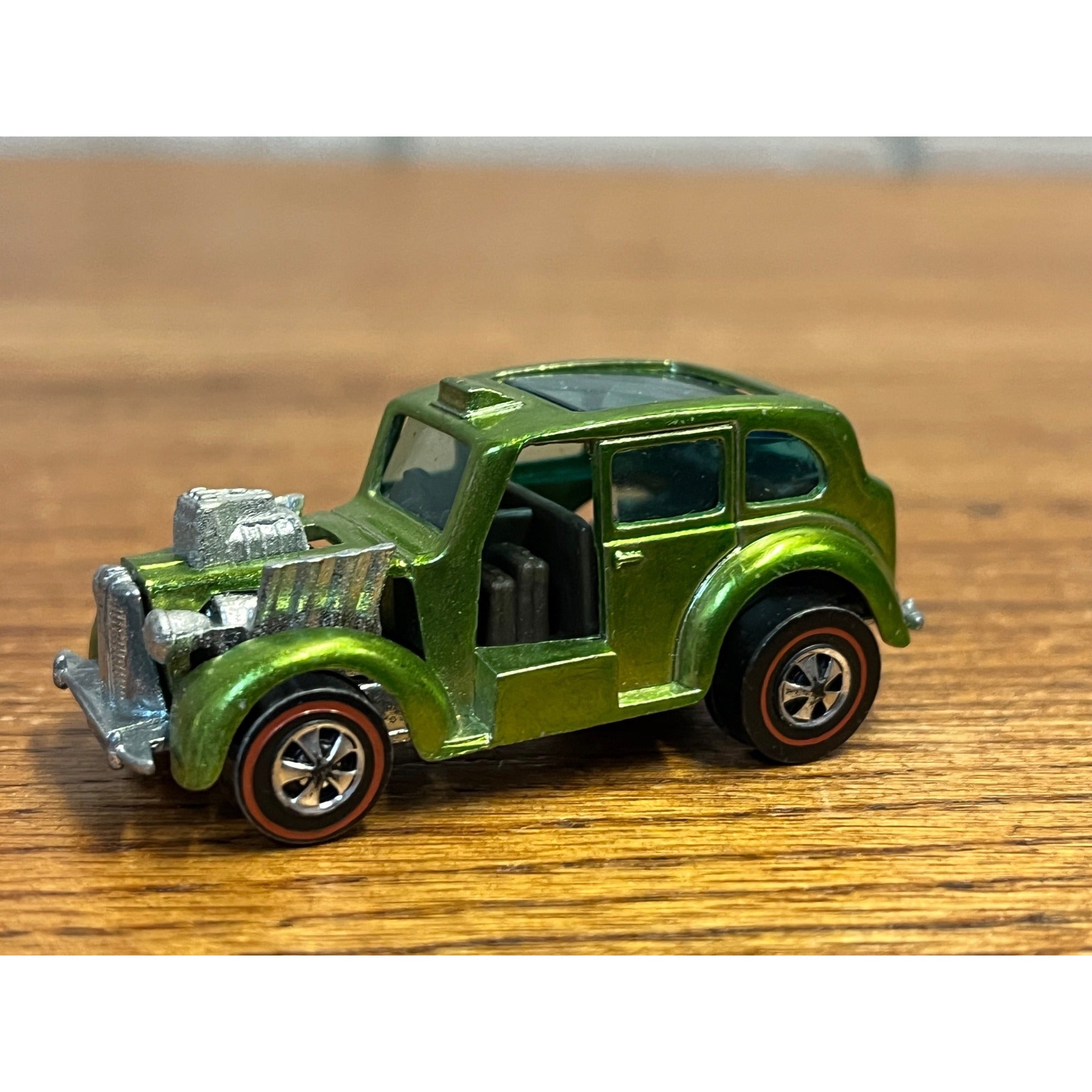 Vintage Hot Wheels Redline 1970 Cockney Cab Green -- NEAR MINT